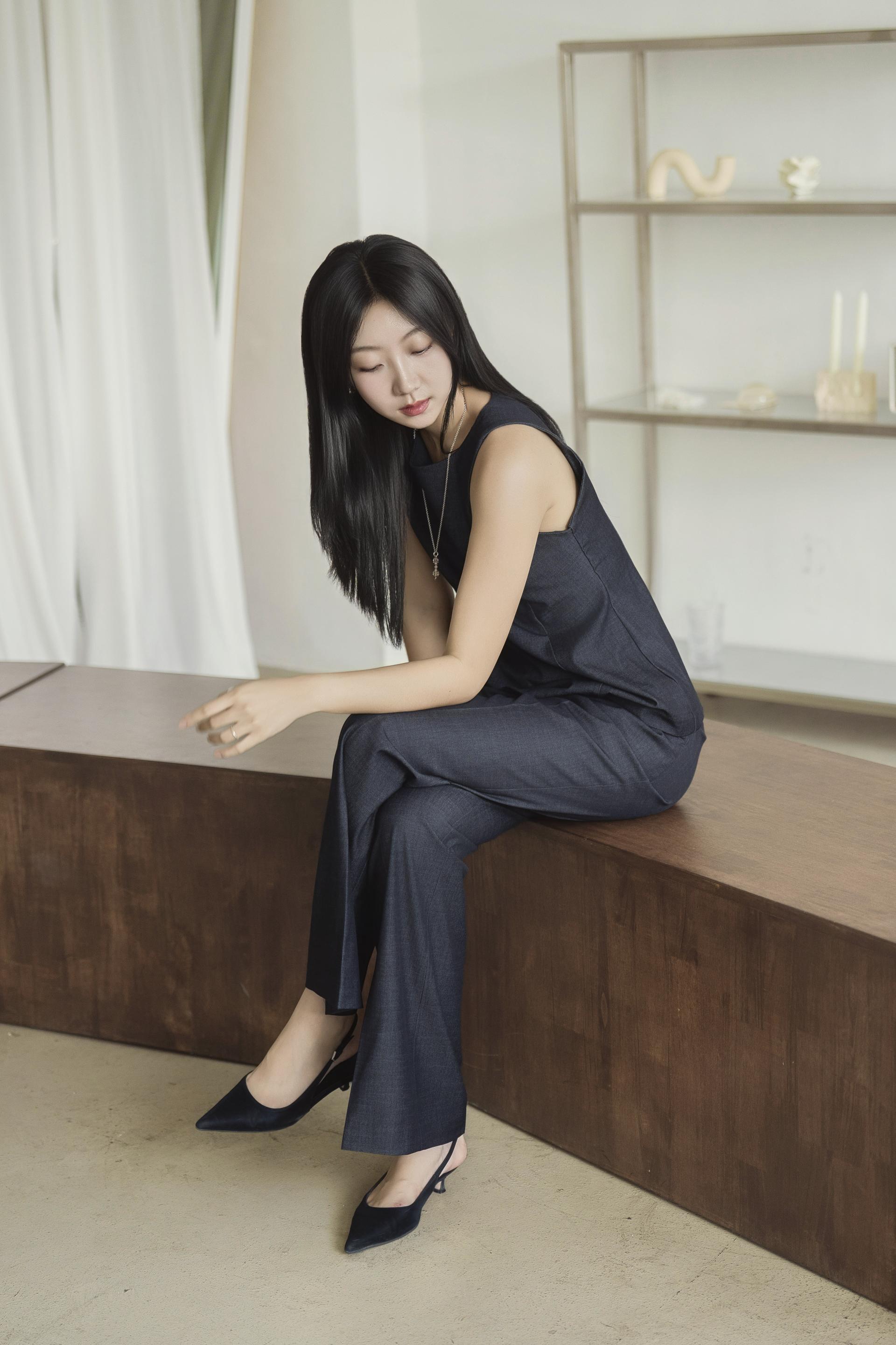 커브 절개 슬리브리스 데님 셋업