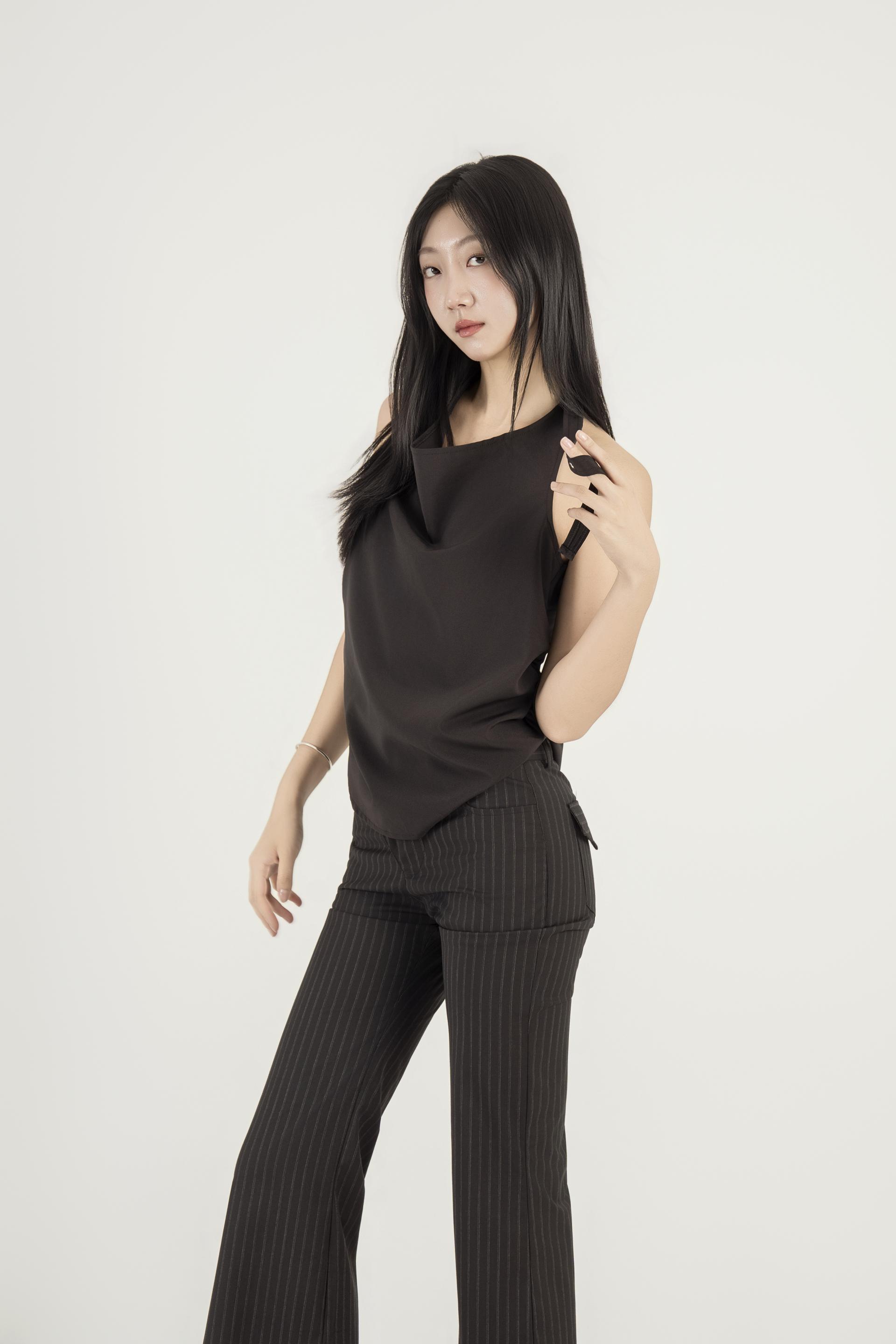 커브 절개 슬리브리스 데님 셋업