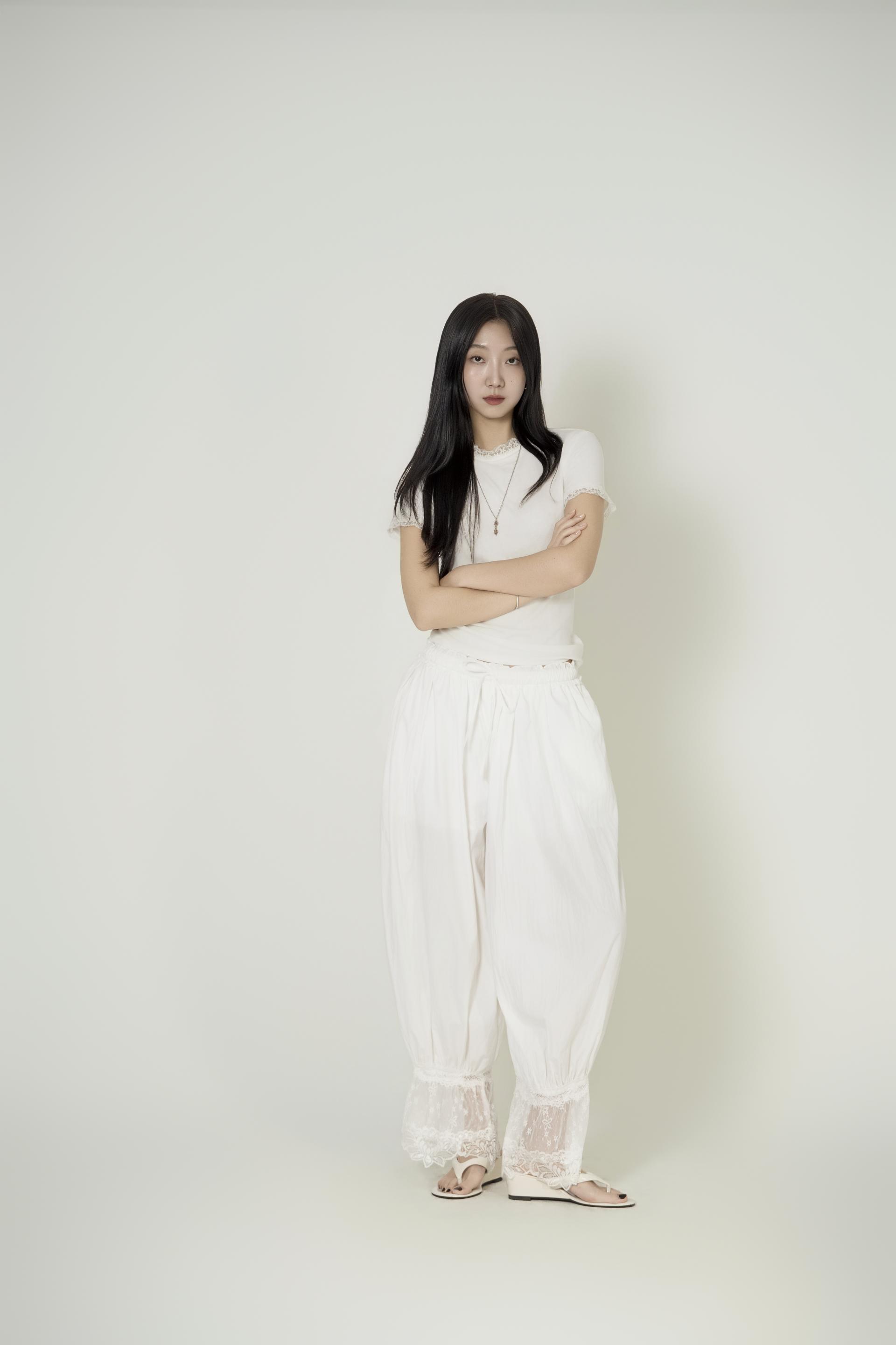 레이스 트림 슬림 티셔츠, 밴딩 조거 팬츠 세트