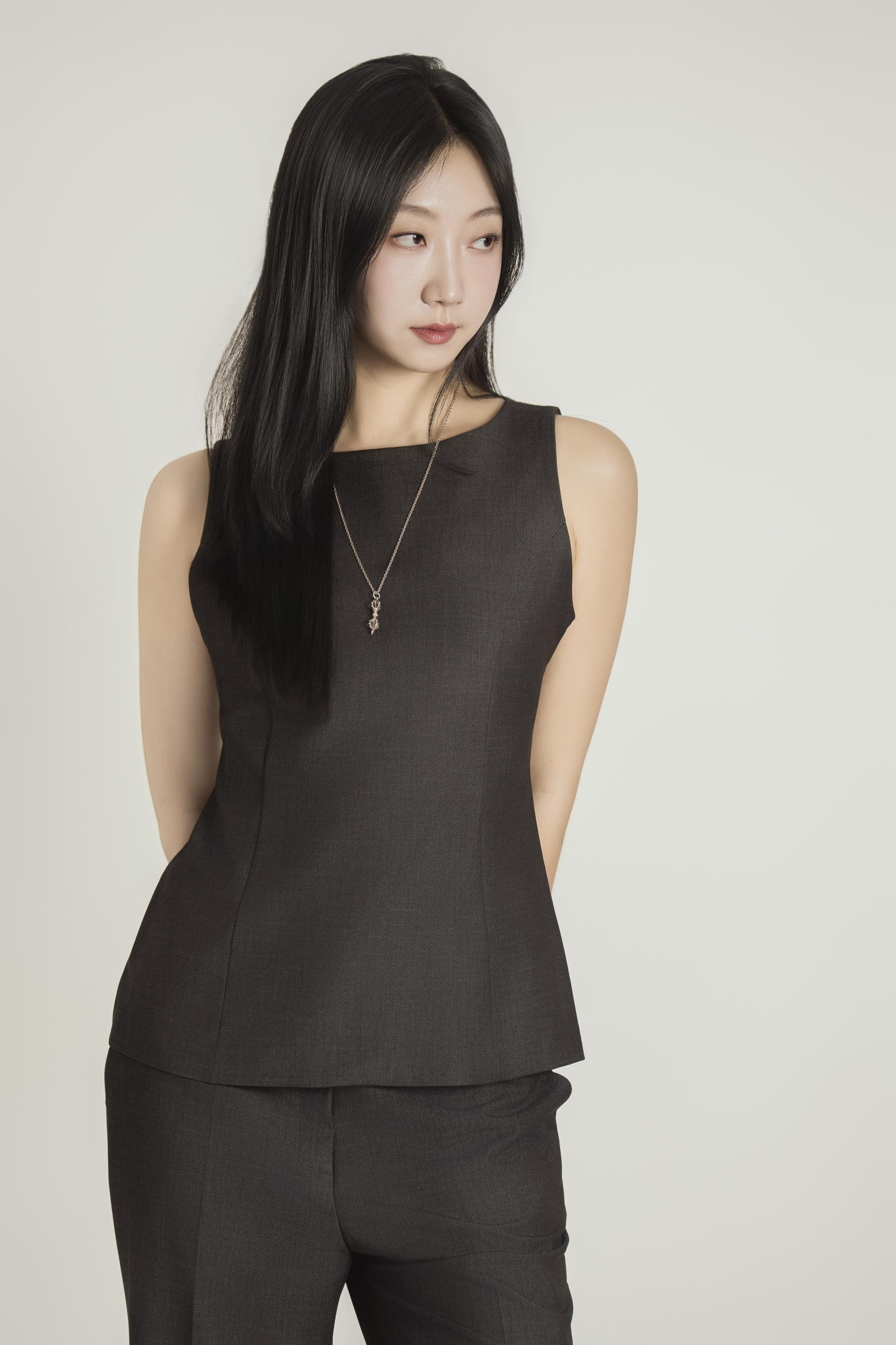 커브 절개 슬리브리스 데님 셋업