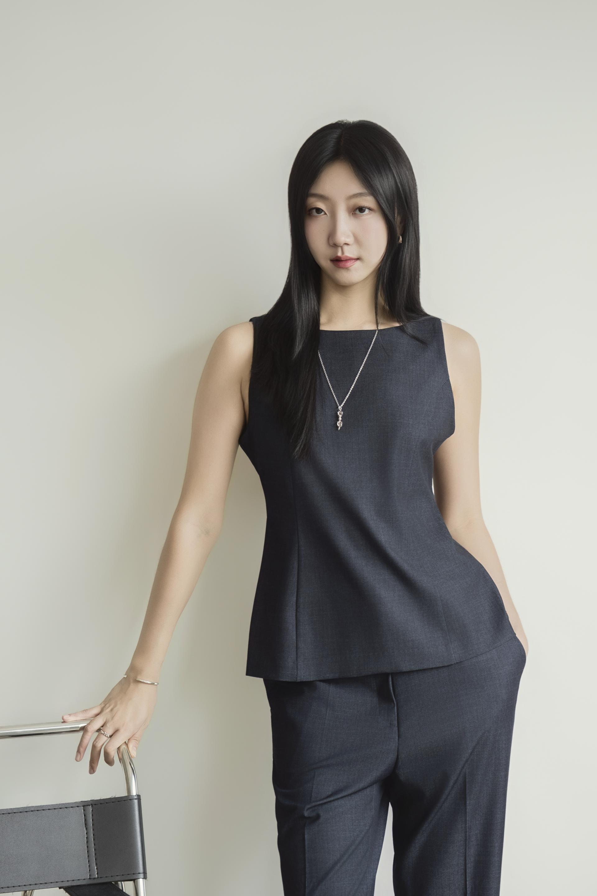 커브 절개 슬리브리스 데님 셋업