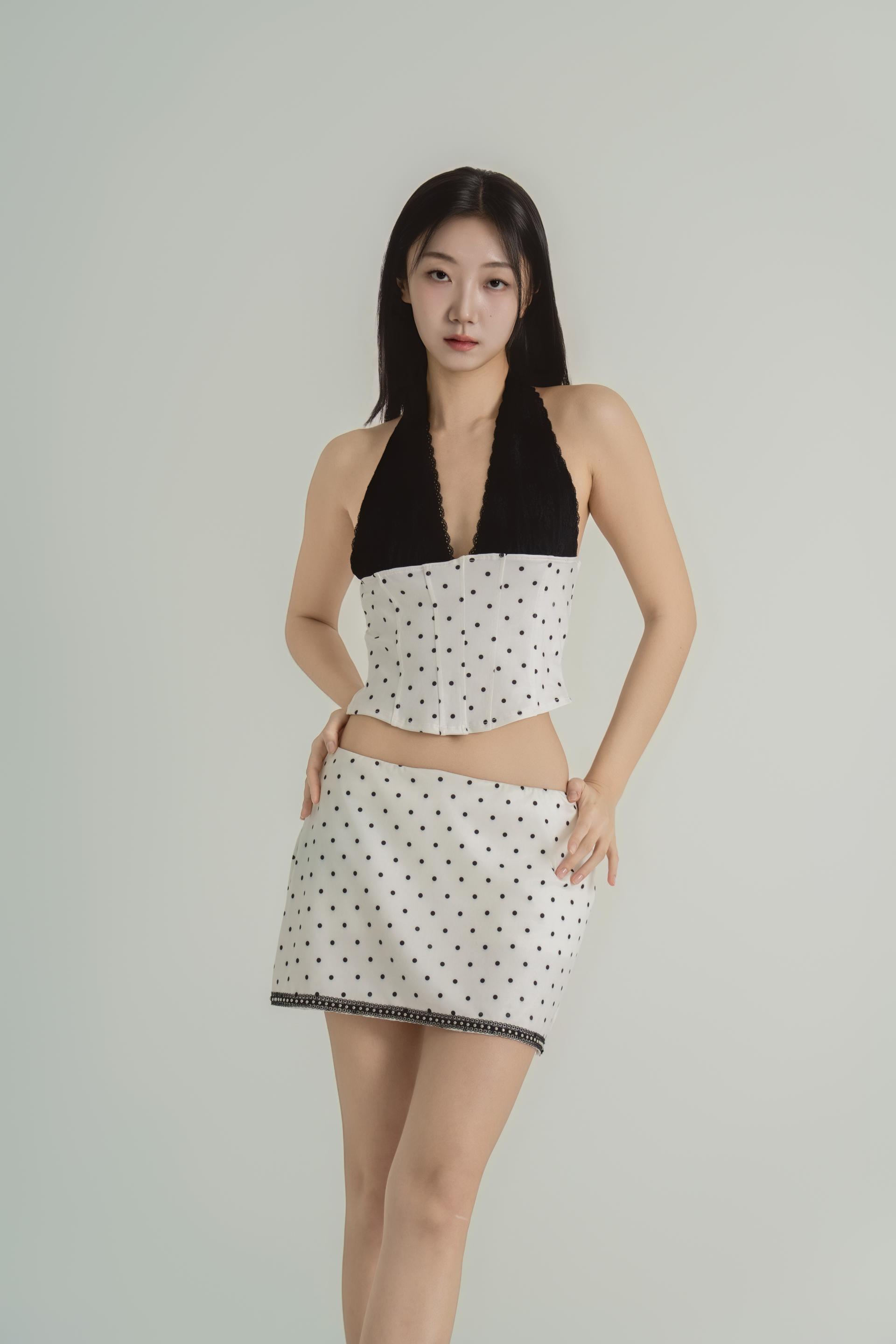 비대칭숄더 페플럼 셋업 복제