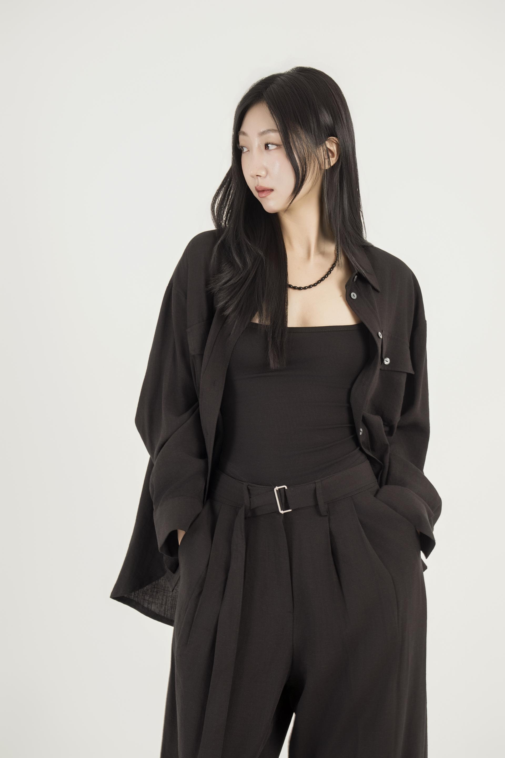 플리츠 텍스처 스트랩 탑 복제