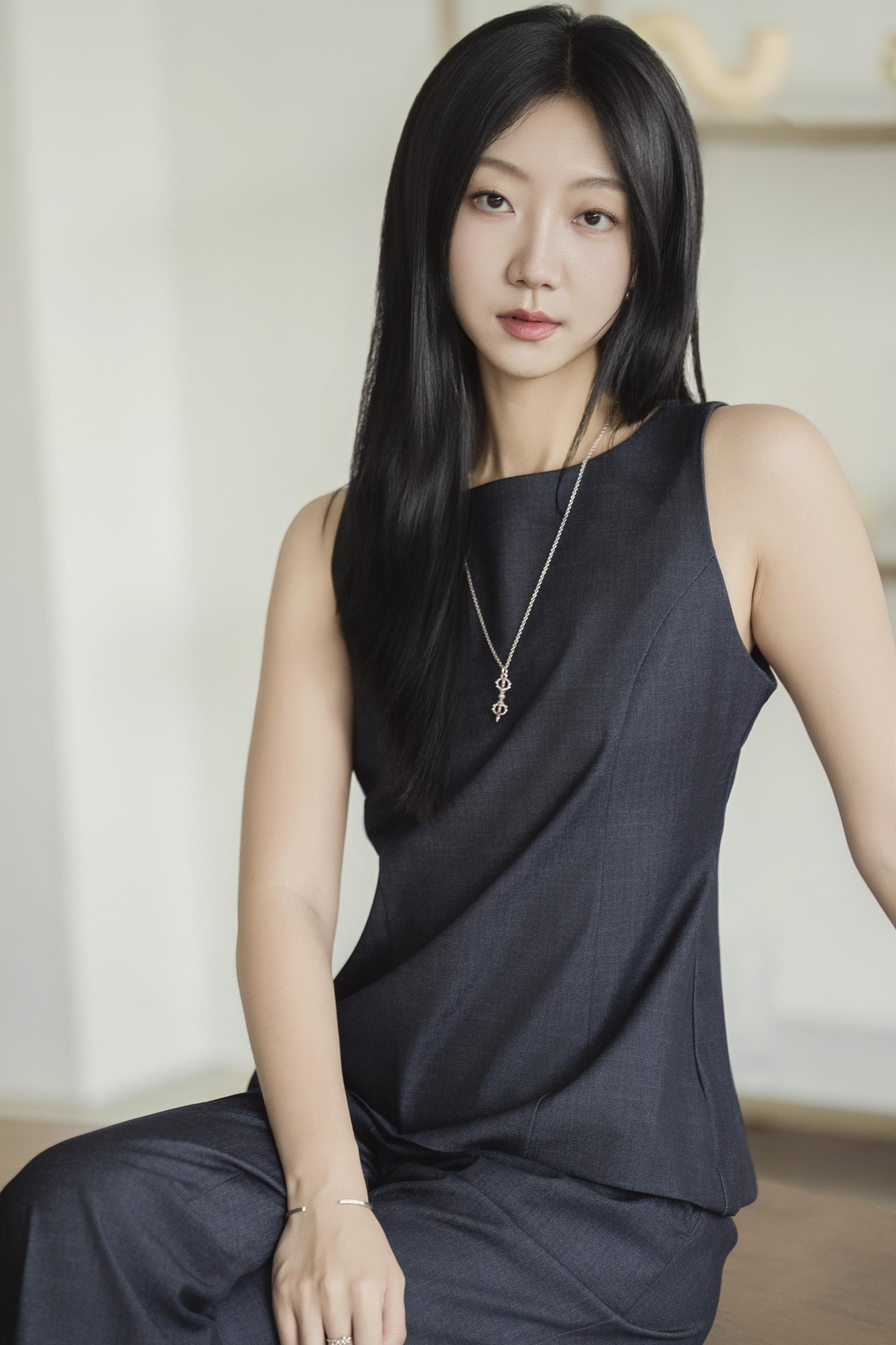 커브 절개 슬리브리스 데님 셋업