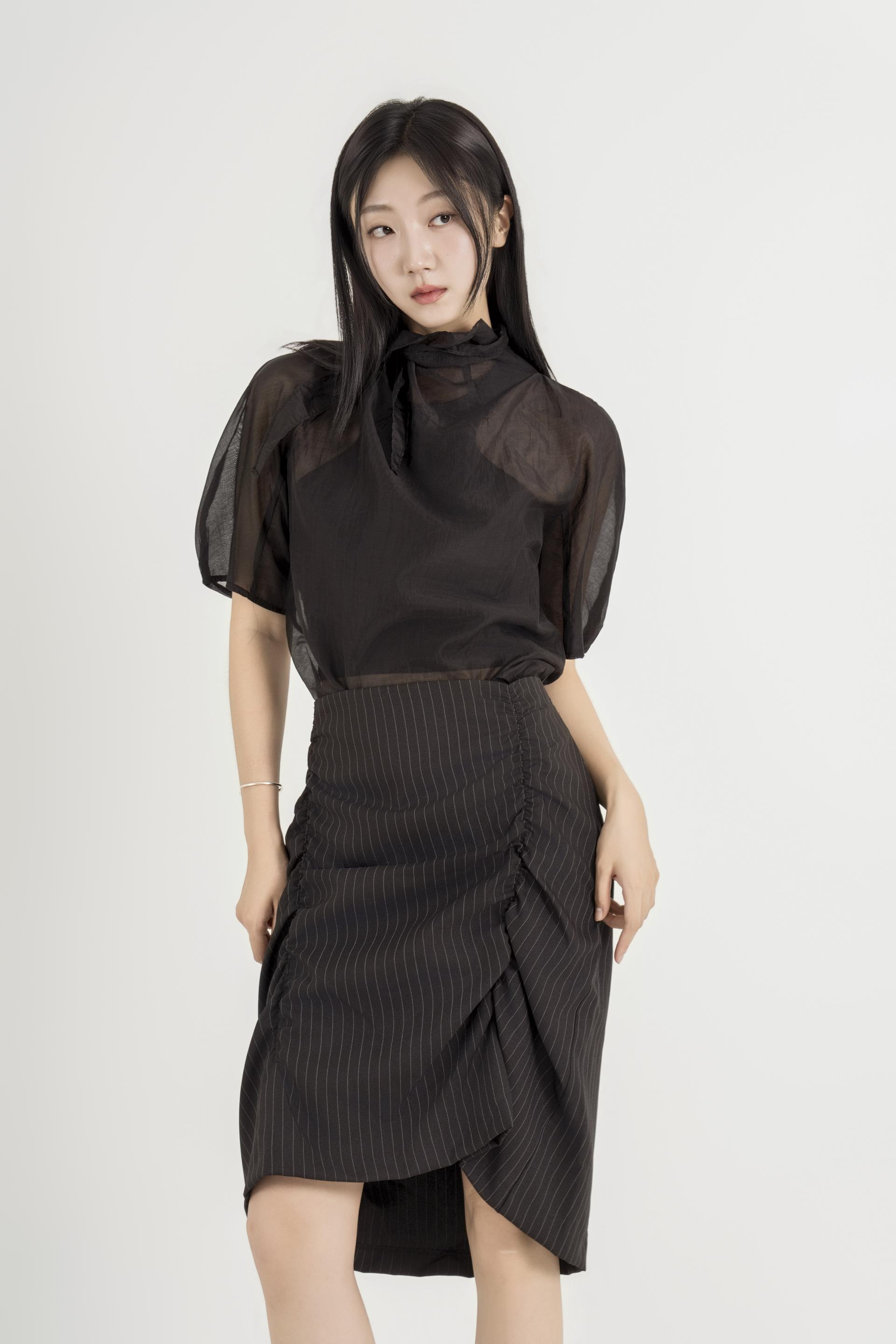 셔링 랩 스트라이프 스커트