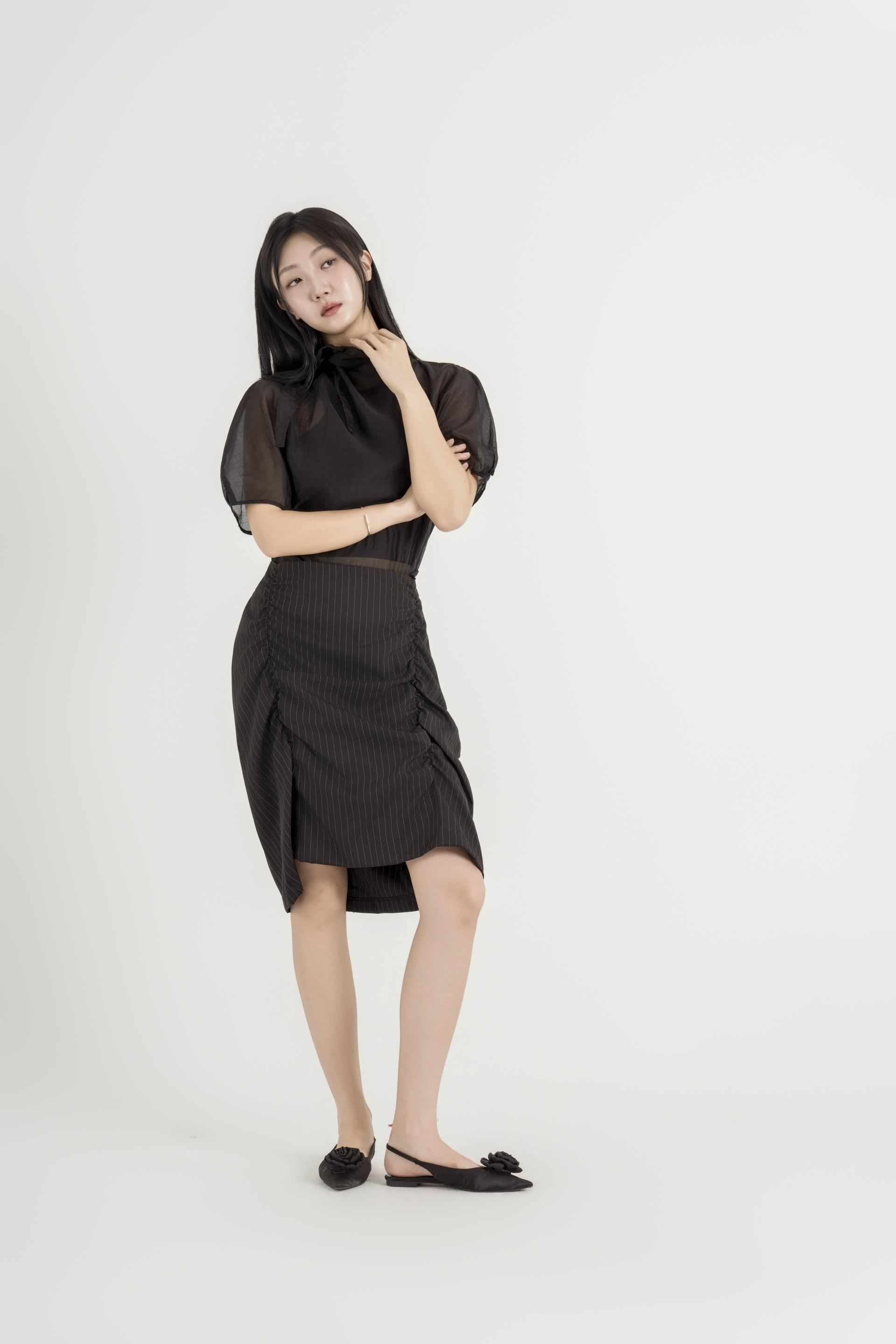 셔링 랩 스트라이프 스커트