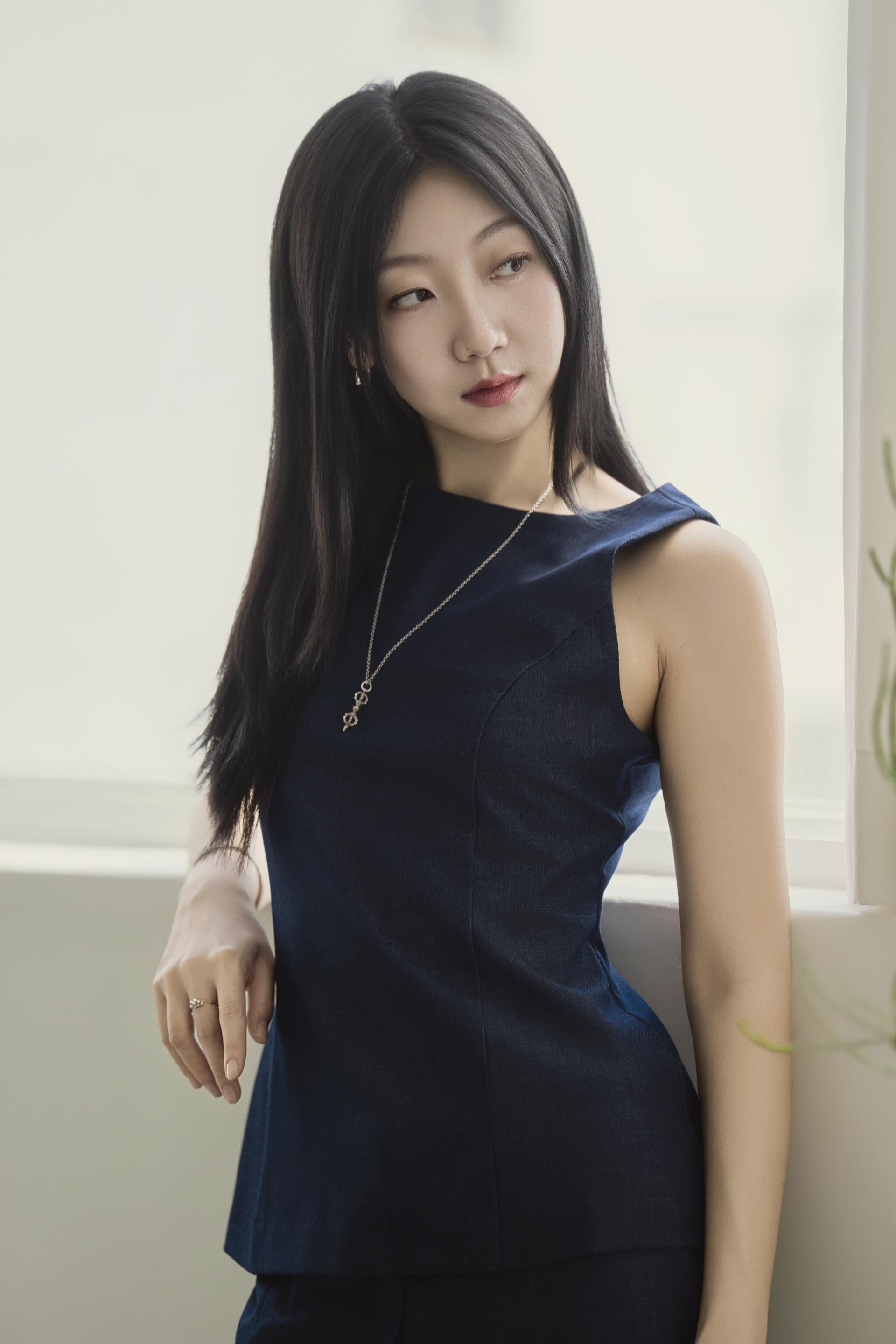 커브 절개 슬리브리스 데님 셋업