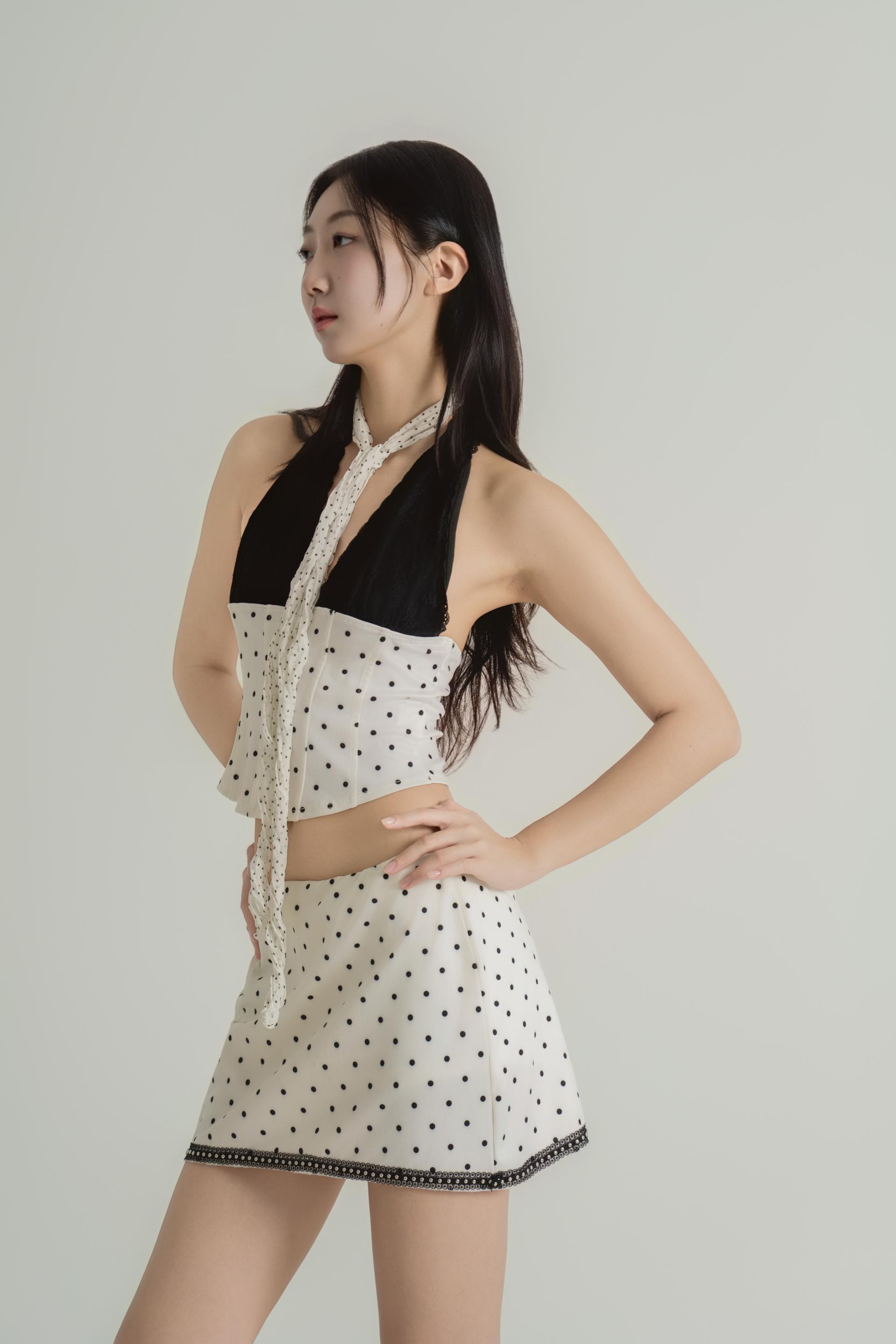 비대칭숄더 페플럼 셋업 복제