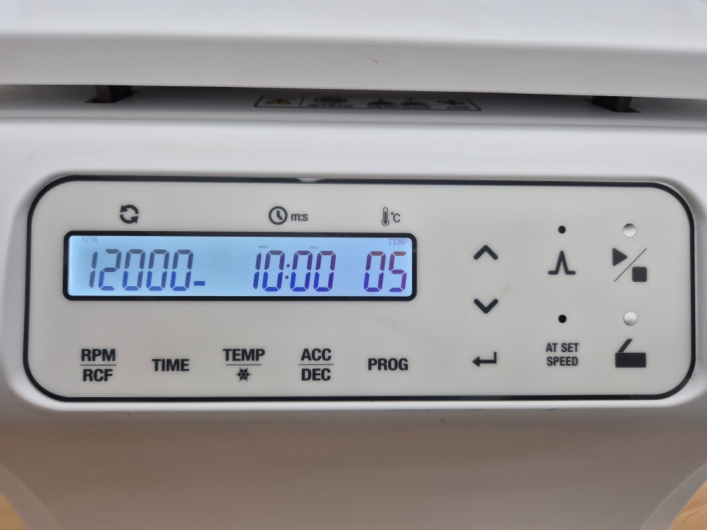 Labrgenez Labogene 1730R 냉장 고속 마이크로 원심분리기 1.5ml X 24EA : 엠아이티솔루션