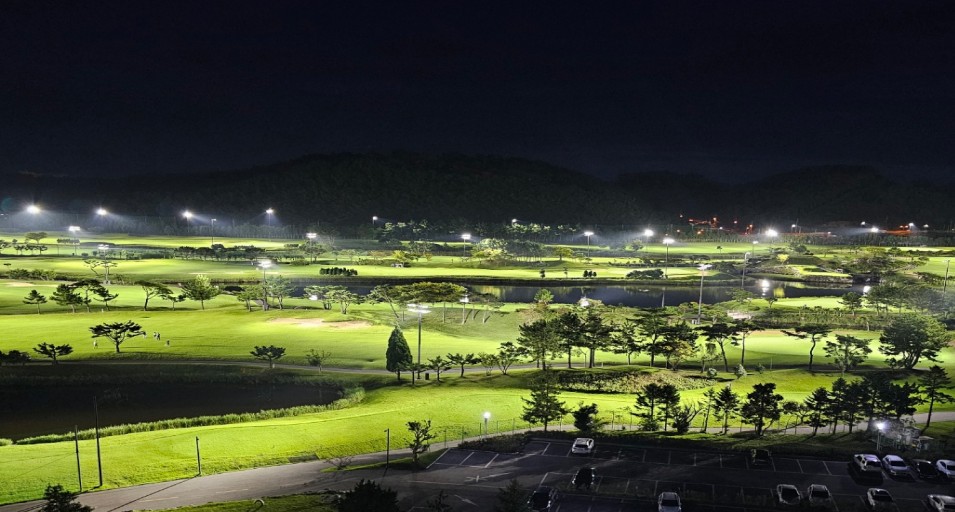 ⛳ 시원한 태안 스톤비치 26년 7~8월 1박 2일 야간 특가