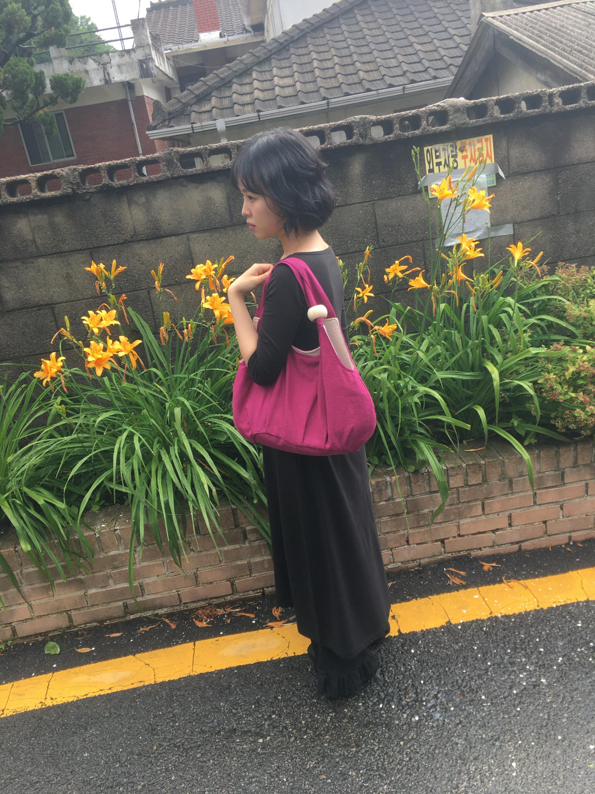 plum linen puff bag