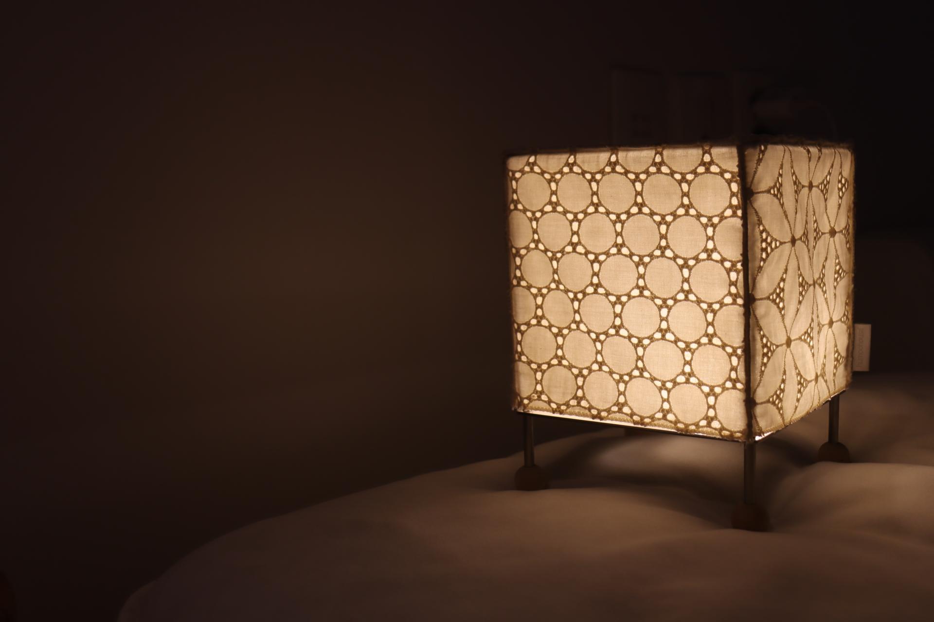 ivory dot linen cube lamp
