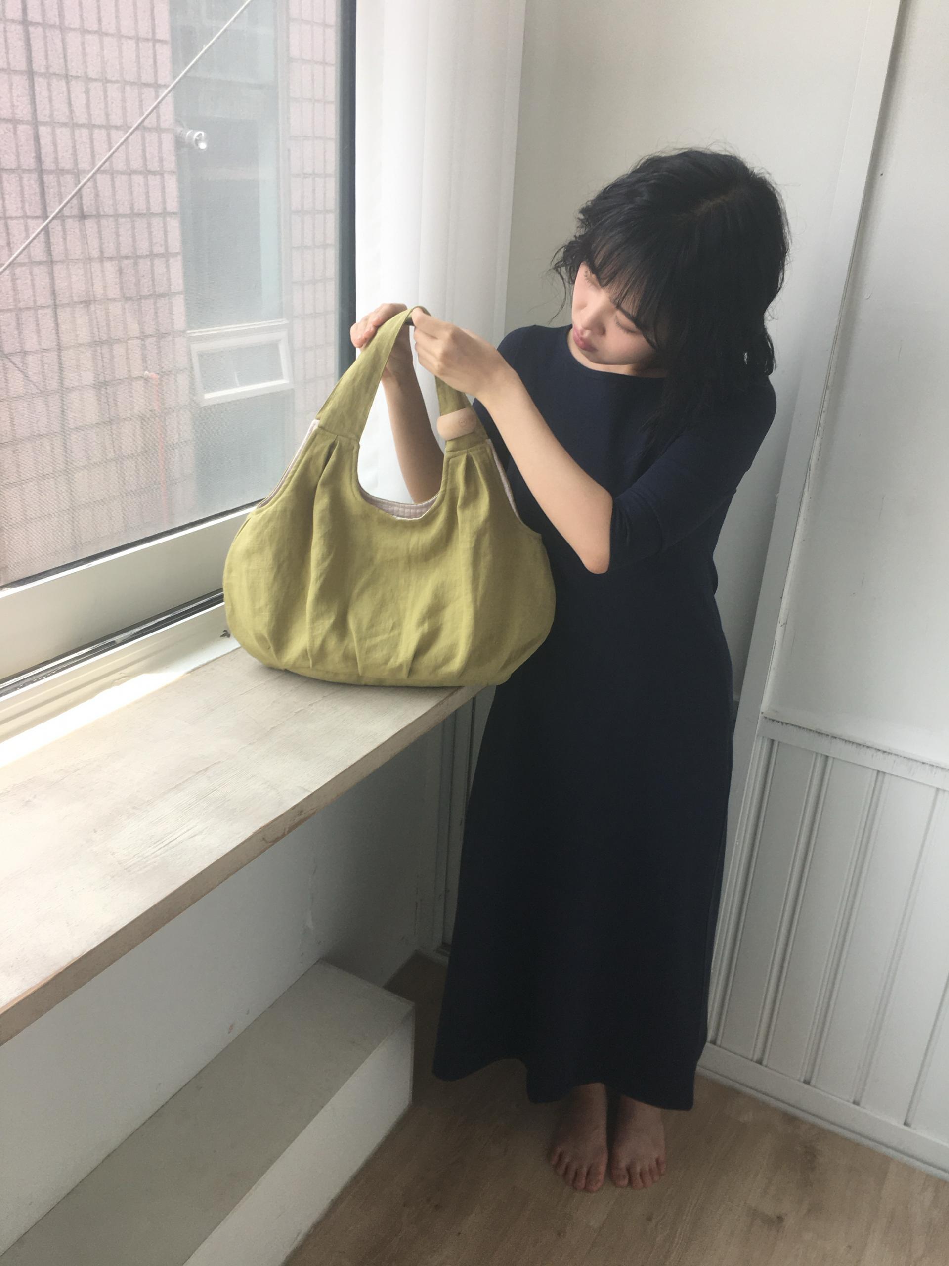 green apple linen puff bag