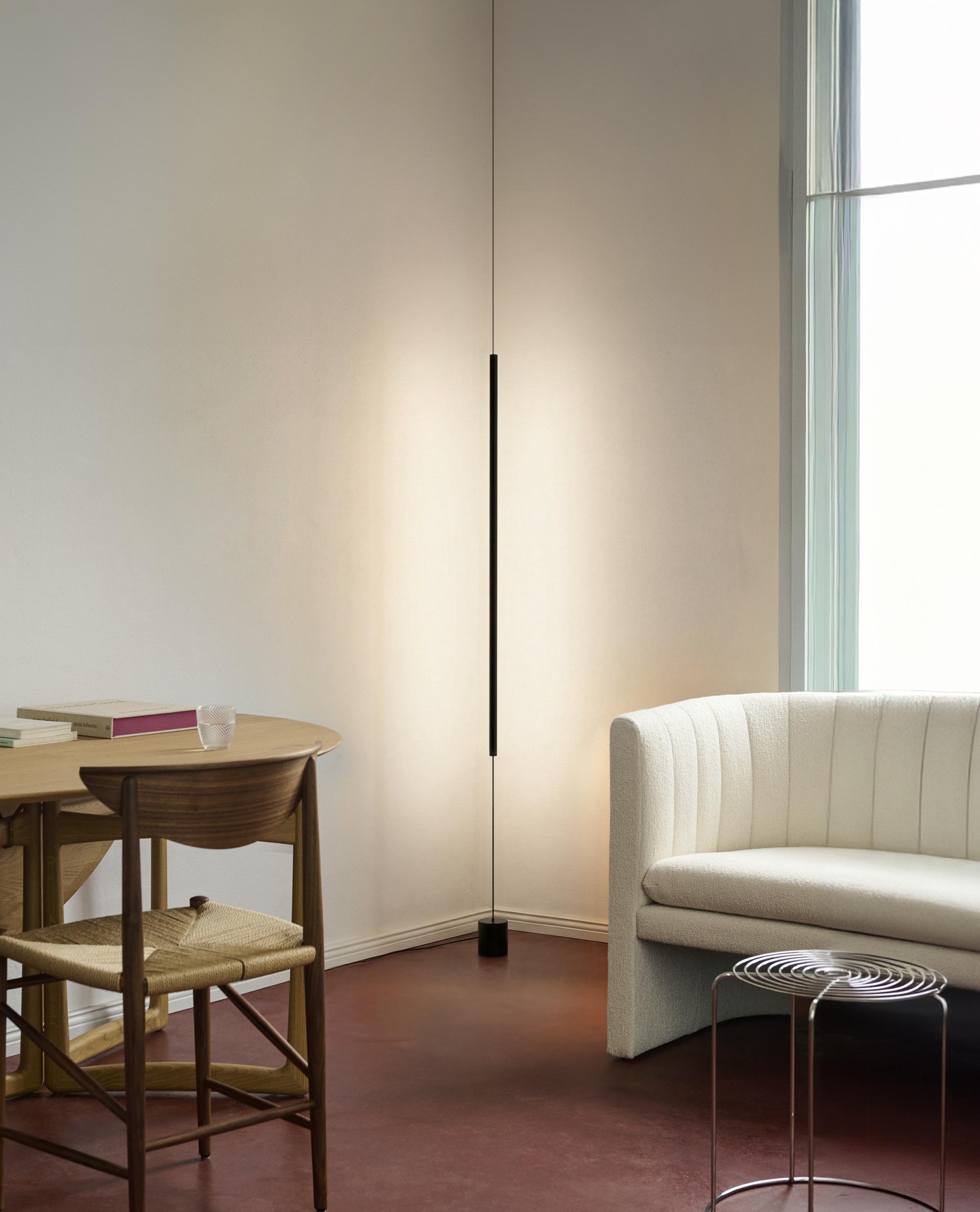 V18 LINE Floor lamp 장스탠드 (2Color)