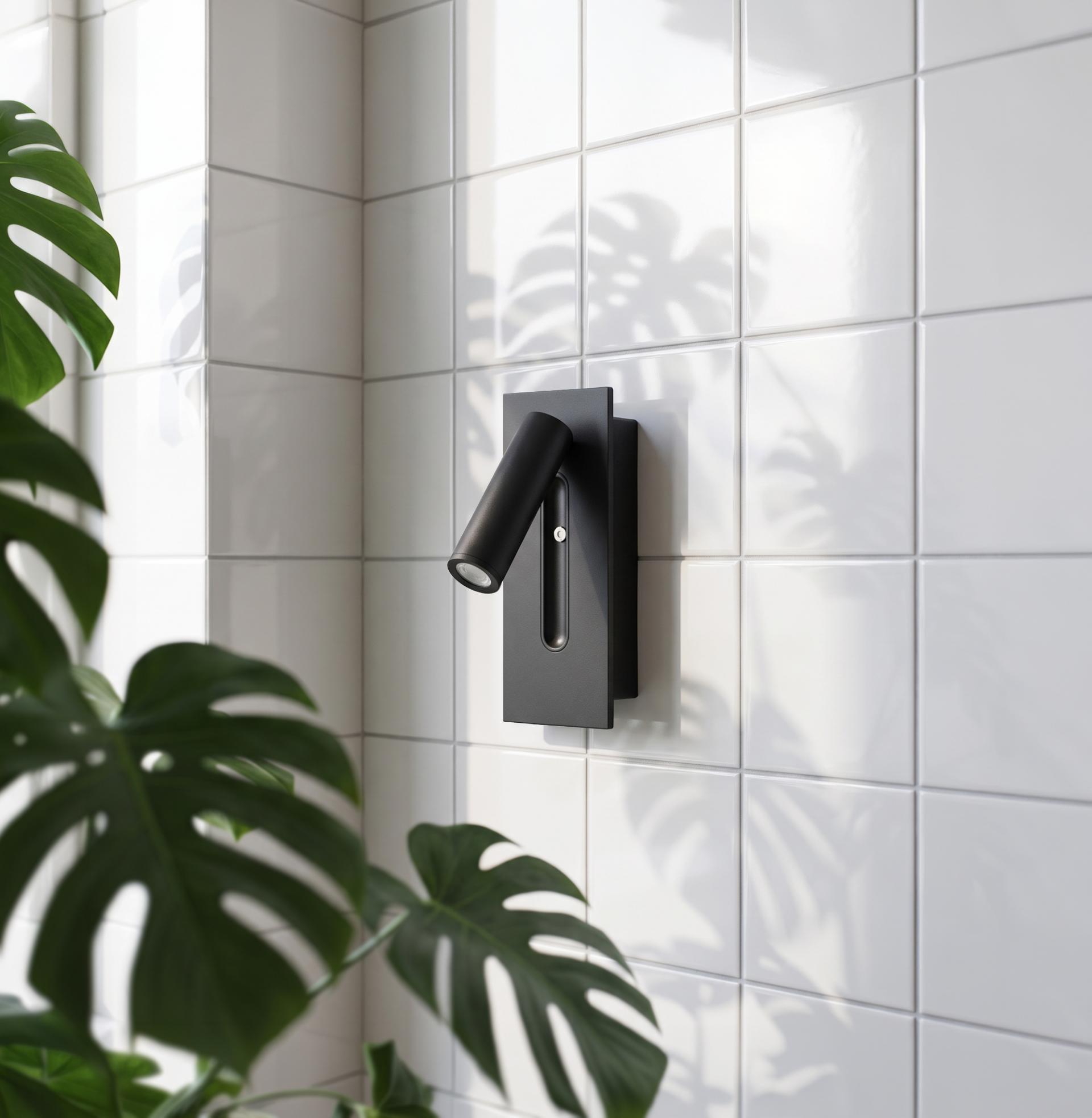 렛츠 V18 COB 벽등 침실 인테리어 연출 — 퓨어화이트 슬림 세로 바디 벽등, 360도 회전 COB 독서등 방향 조절, 침실 침대 헤드 인테리어 포인트
