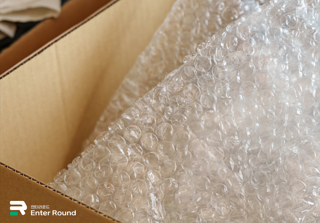벌집형 종이 포장 vs 에어캡 - 완충재 포장의 중요성과 종류별 특징 분석 완충재 포장방법 포장비용 물류센터 포장 