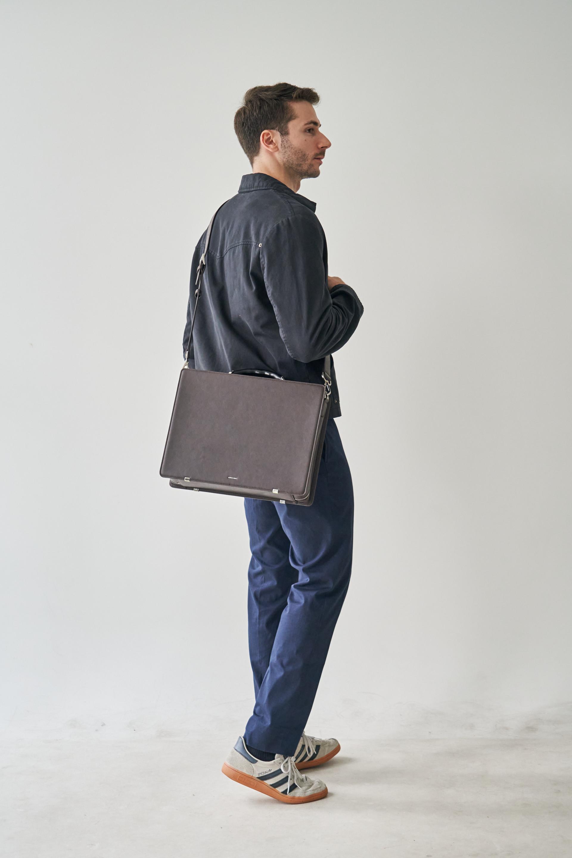 Coralreef Vaquita Briefcase (Matte Brown)