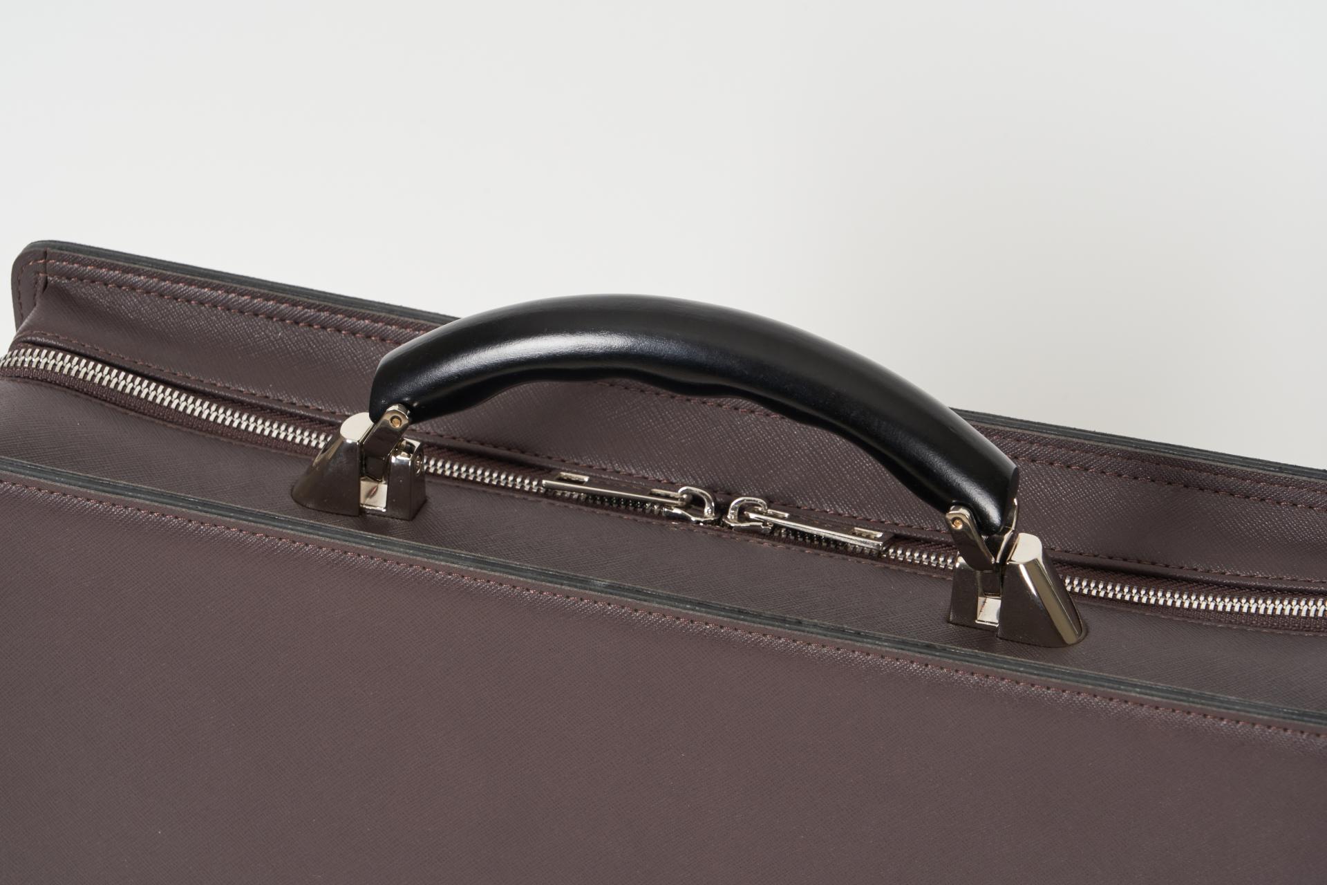 Coralreef Vaquita Briefcase (Matte Brown)