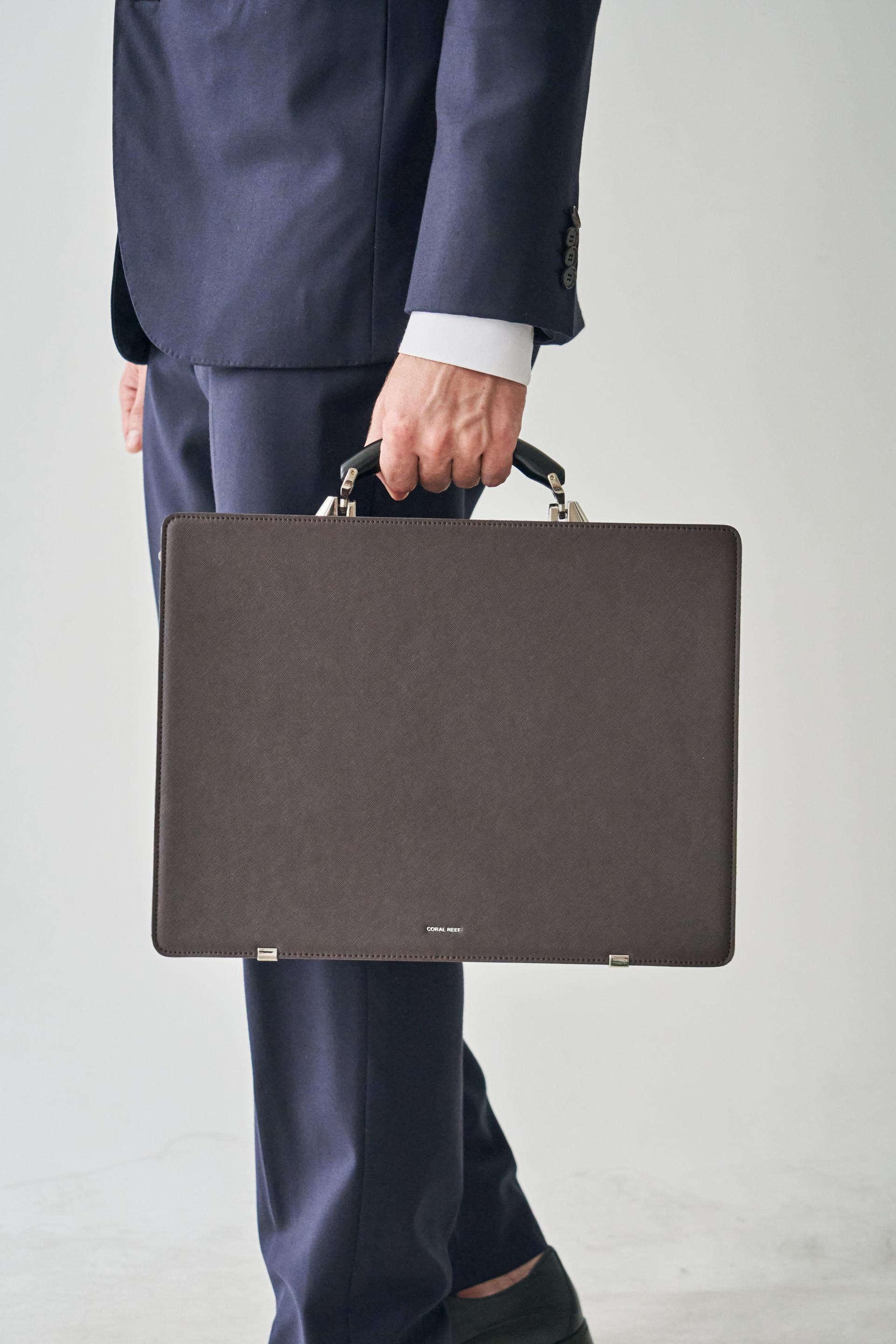 Coralreef Vaquita Briefcase (Matte Brown)