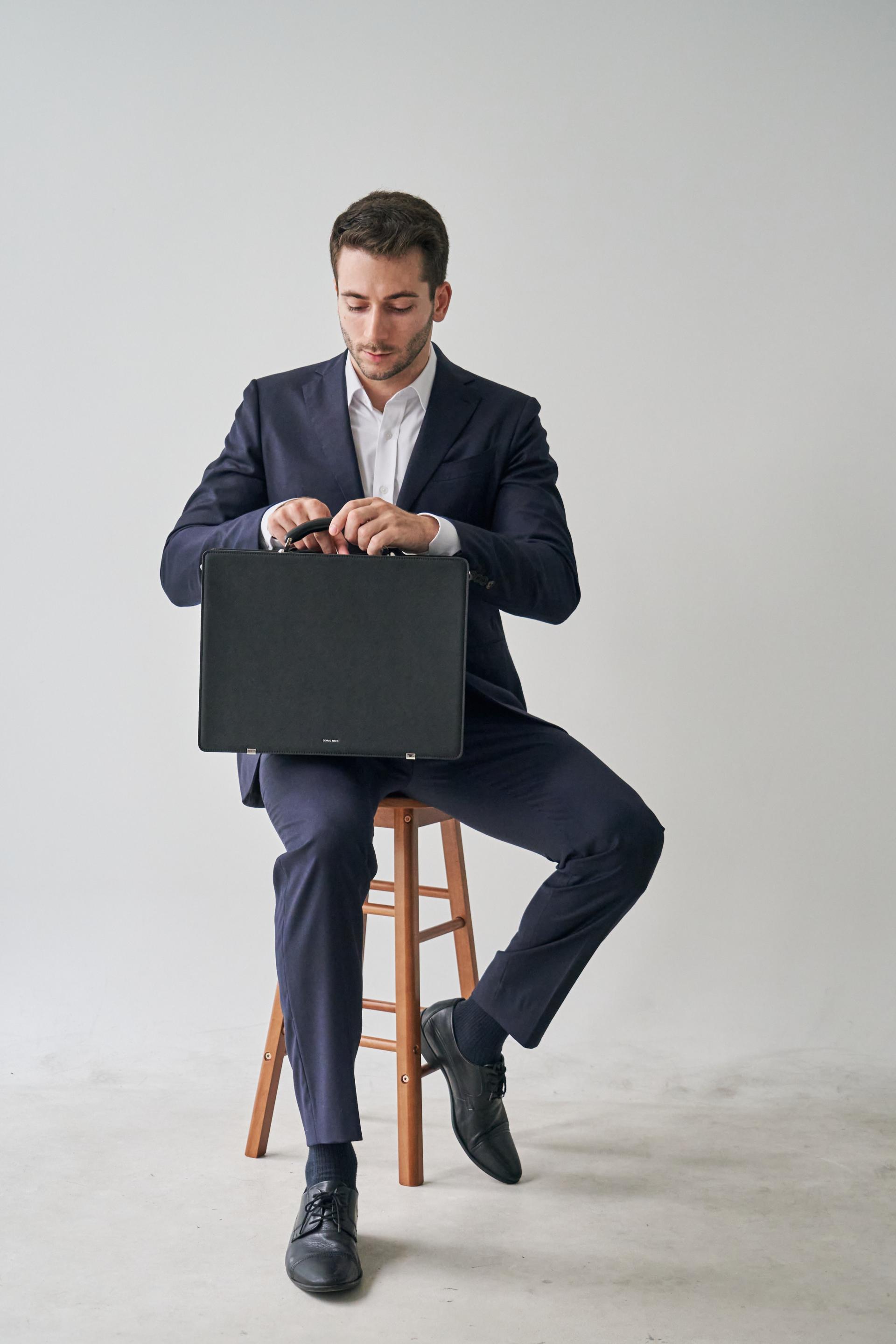 Coralreef Vaquita Briefcase (Black)
