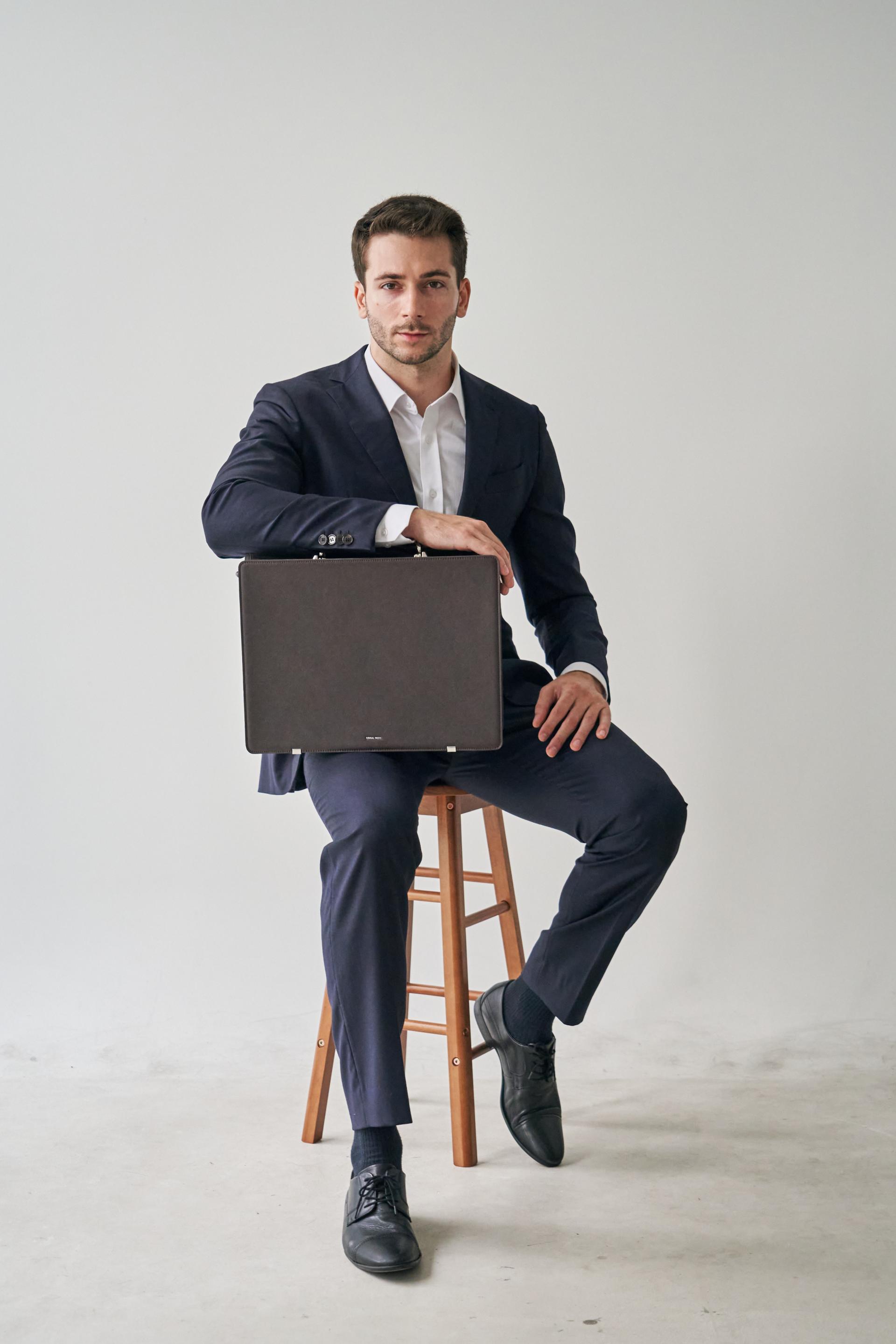 Coralreef Vaquita Briefcase (Matte Brown)