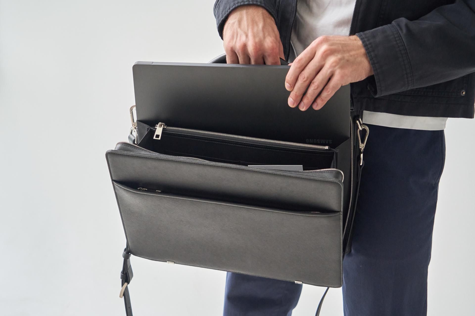 Coralreef Vaquita Briefcase (Black)
