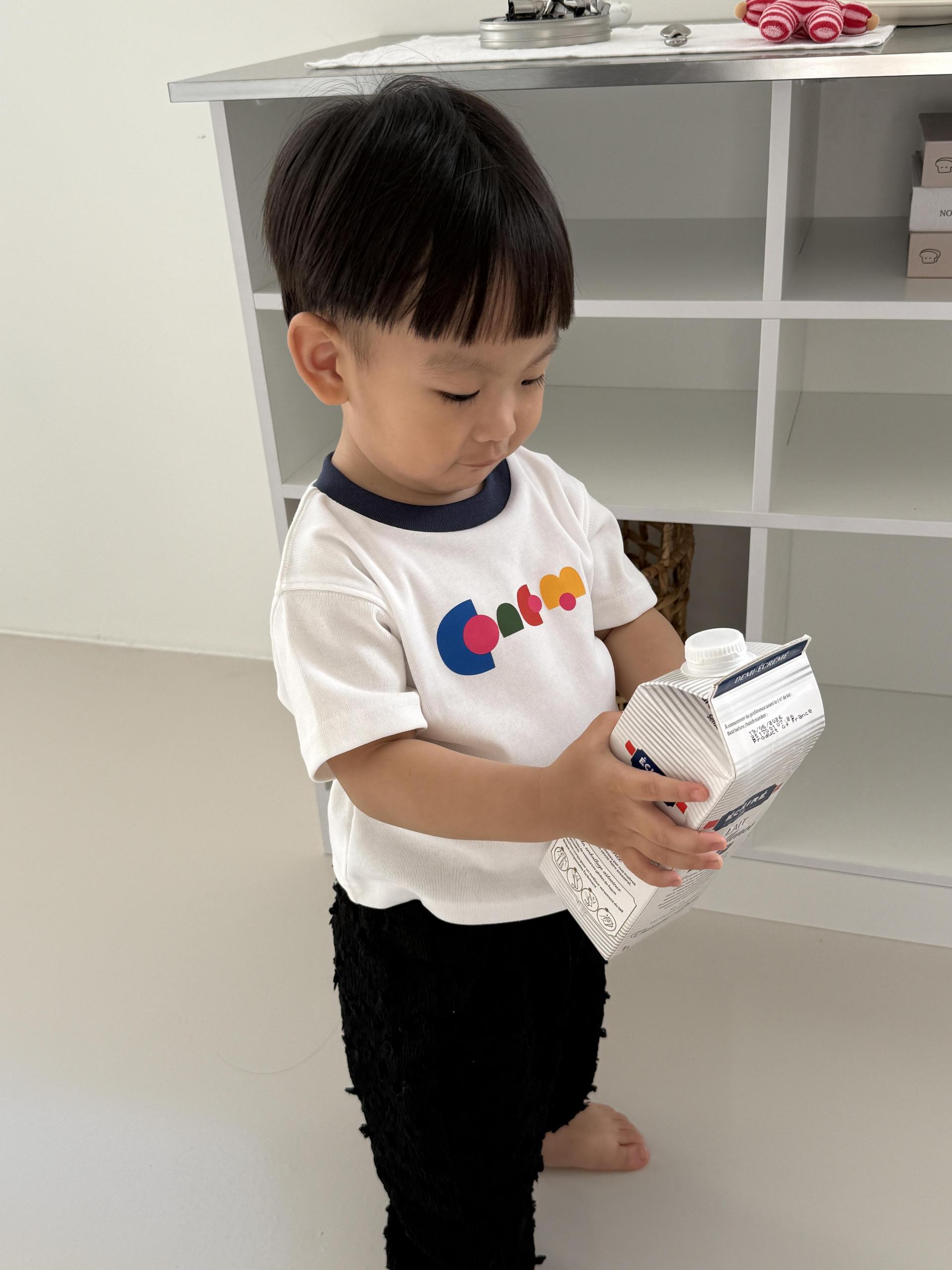시그니처 로고티셔츠 (Signature Logo T-shirt)