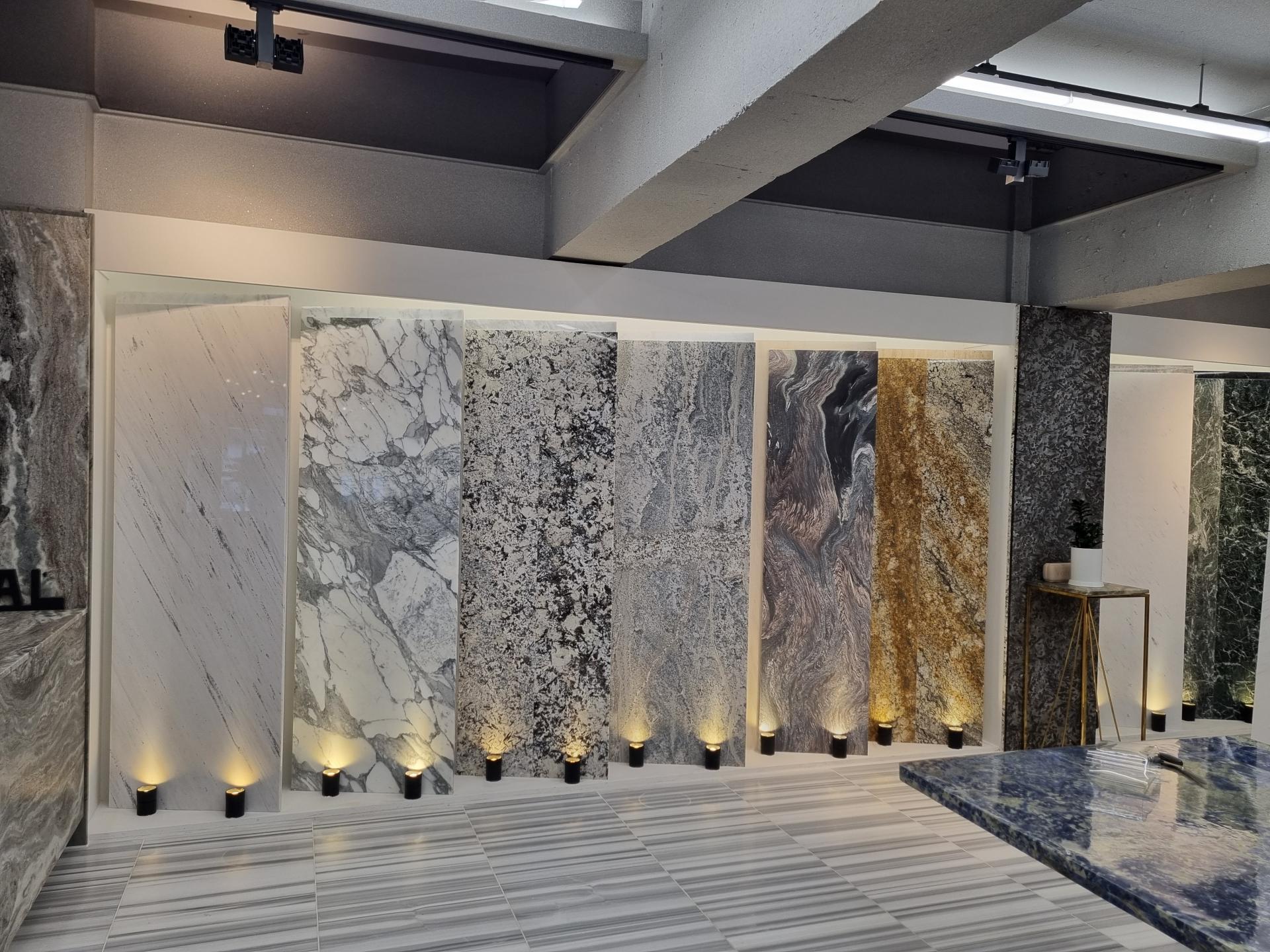 빛에 따라 달라지는 대리석의 깊이감