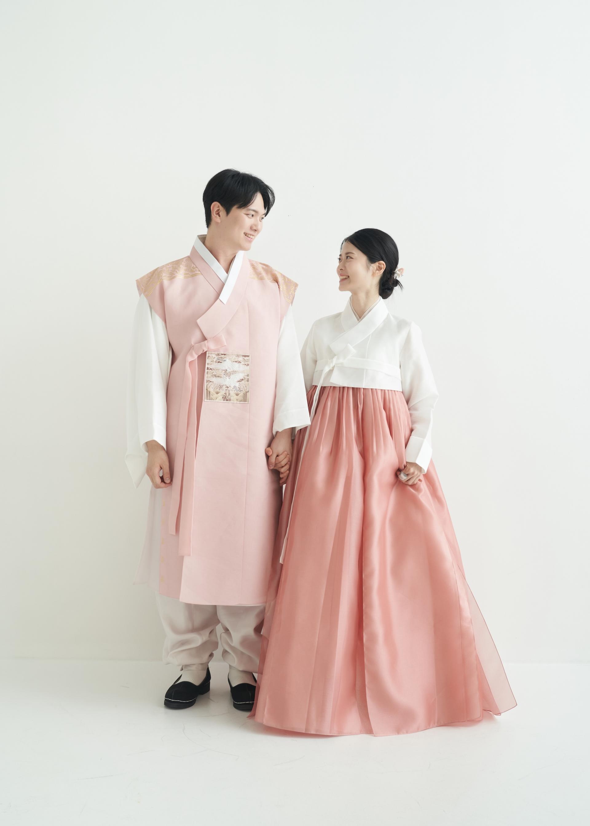 한복가족사진 - 화이트 배경