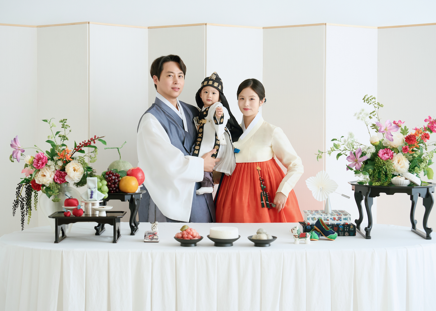 [광교 돌상스튜디오] 레이르프로젝트 한복 가족사진 신규 컨셉: 우리가족의 첫 번째 잔치상