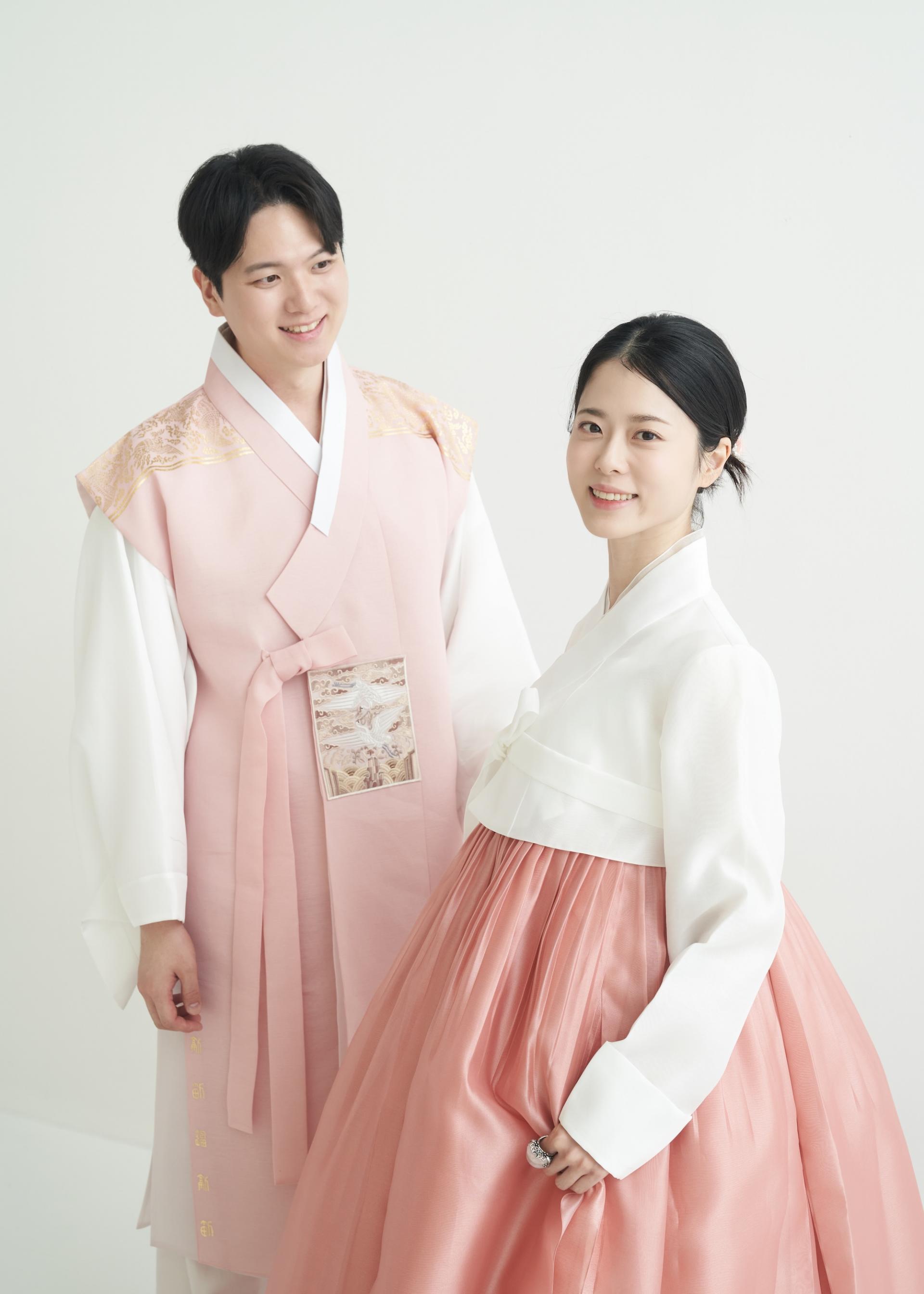 한복가족사진 - 화이트 배경