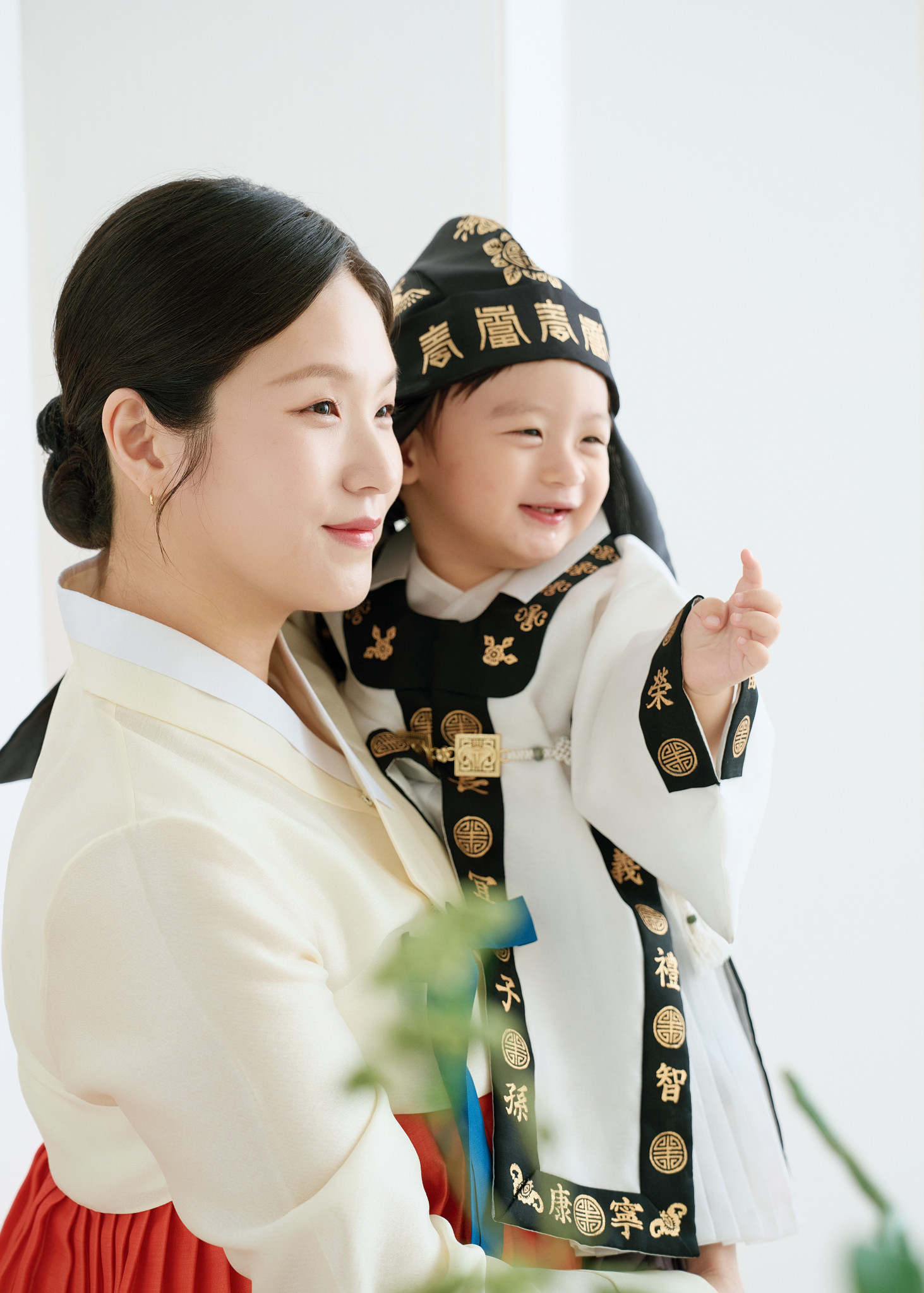 [광교 돌상스튜디오] 레이르프로젝트 한복 가족사진 신규 컨셉: 우리가족의 첫 번째 잔치상