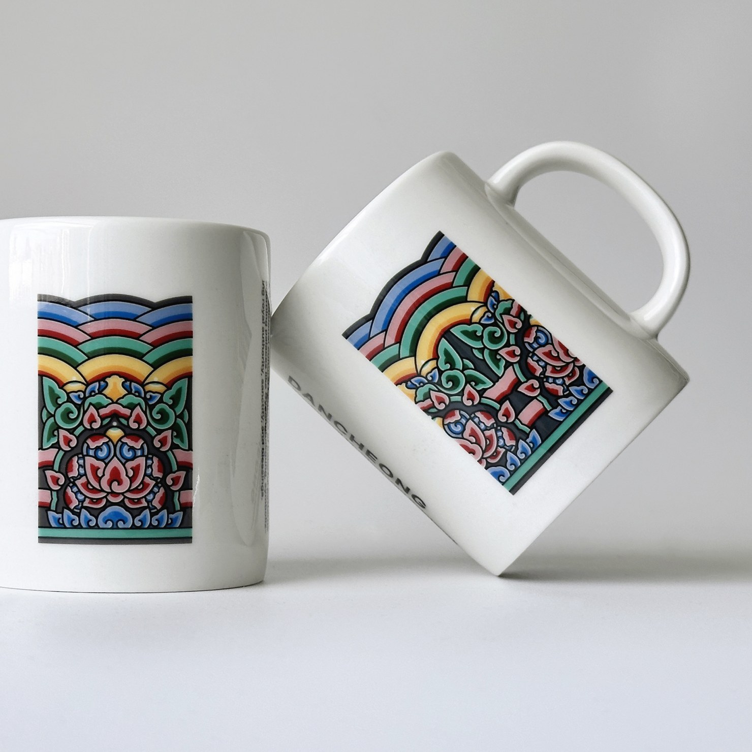Dancheong Mug – Gyeongbokgung Palace Lotus Pattern Ceramic Cup