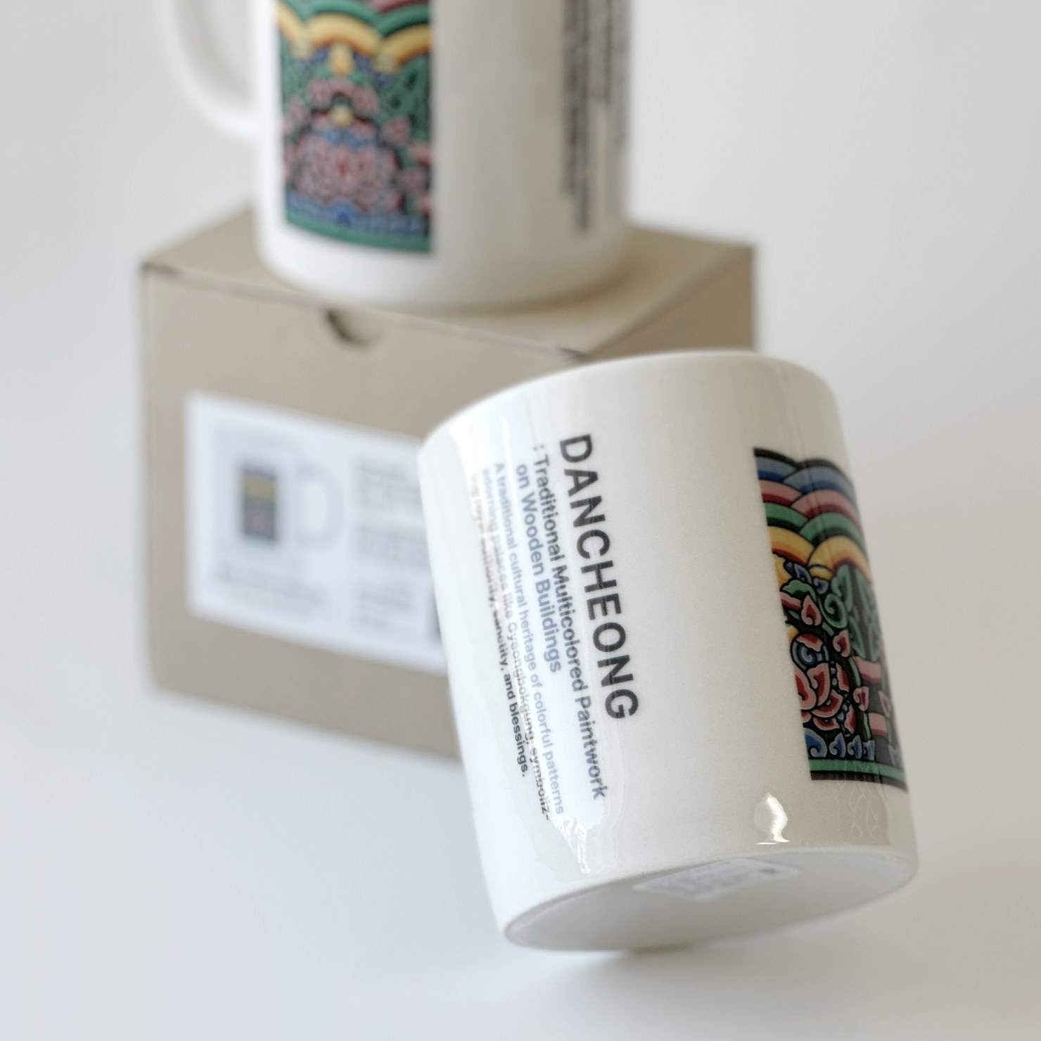 Dancheong Mug – Gyeongbokgung Palace Lotus Pattern Ceramic Cup