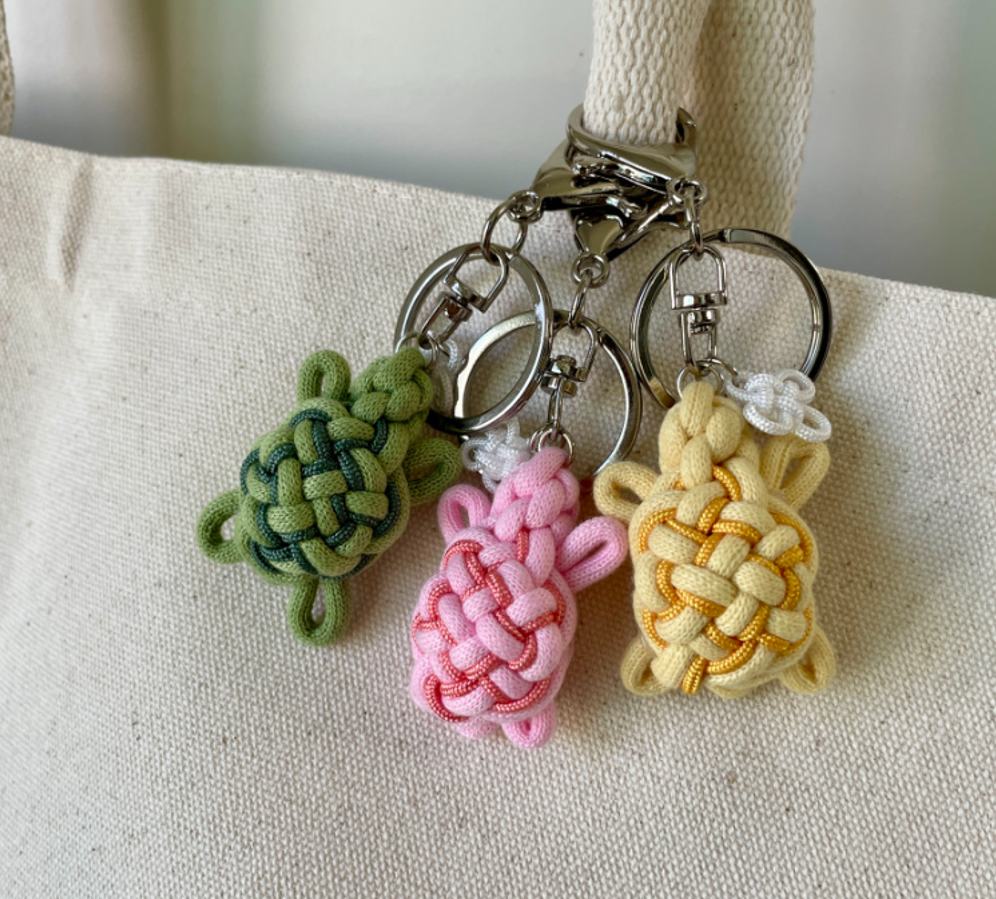 Traditional knot turtle keyring - Seoul Souvenir