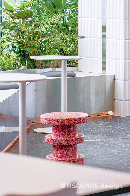 알스퀘어디자인_코리아세븐_오피스 인테리어_라운지 소테이블