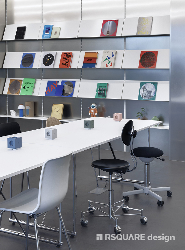 알스퀘어디자인_버킷플레이스(오늘의집)_오피스 인테리어_라운지 벽면