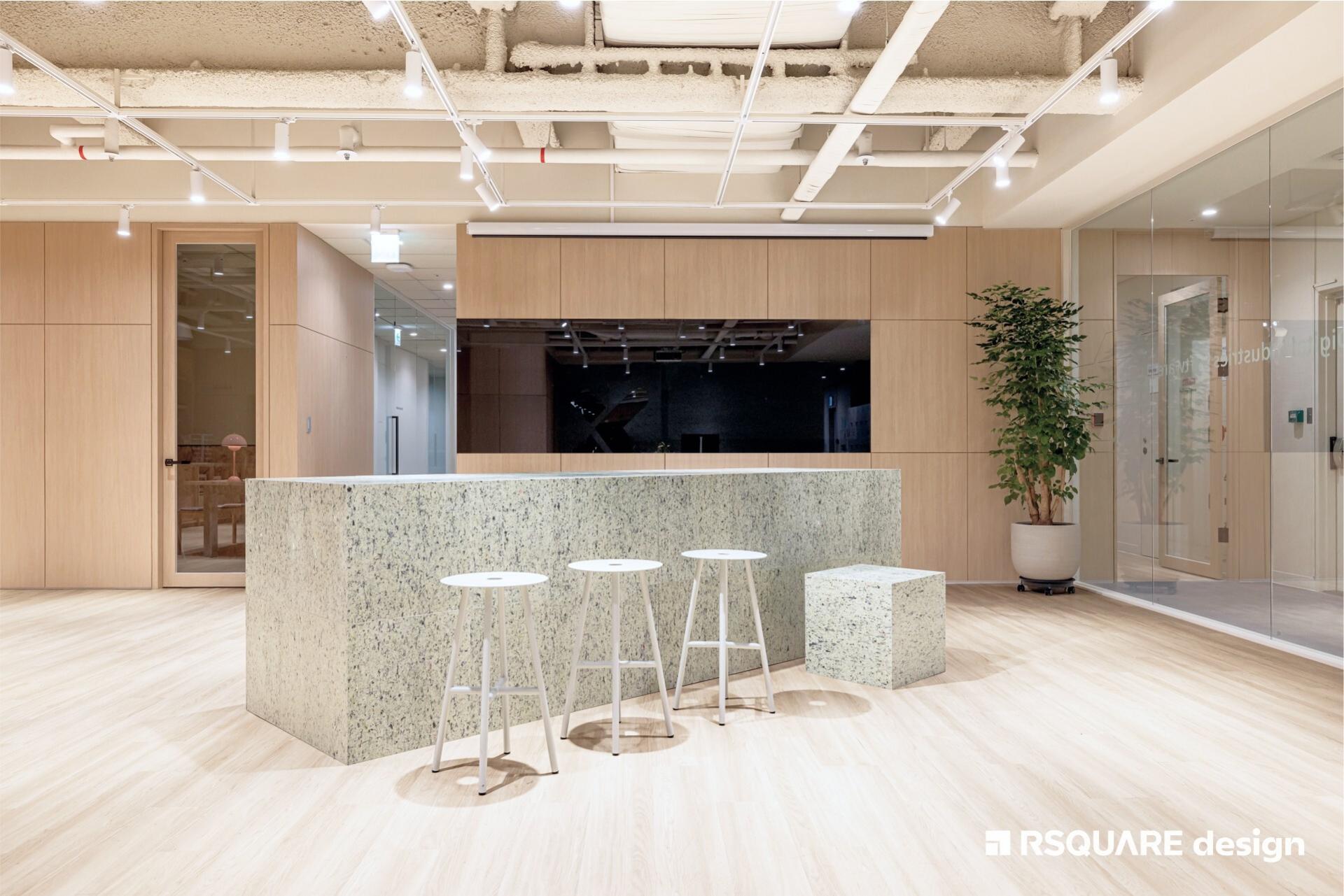 알스퀘어디자인_지멘스 도곡_오피스 인테리어_라운지 테이블