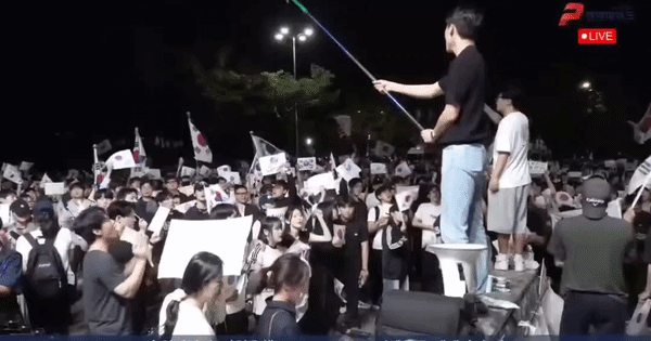 02e4365bf6ea7.gif