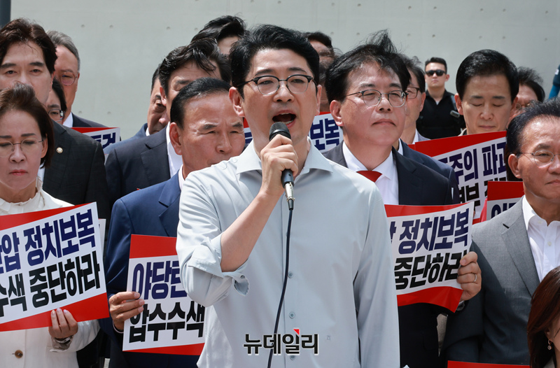 42cec153426bf.jpg
