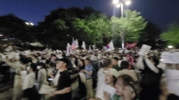 4b7a2128c887b.gif