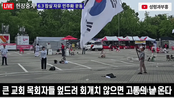 814d0ea40a4d8.gif