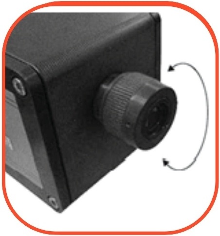 정밀 조준이 가능한 뷰파인더(Viewfinder) 탑재 휴대용 파이로미터 시야 확인 기능