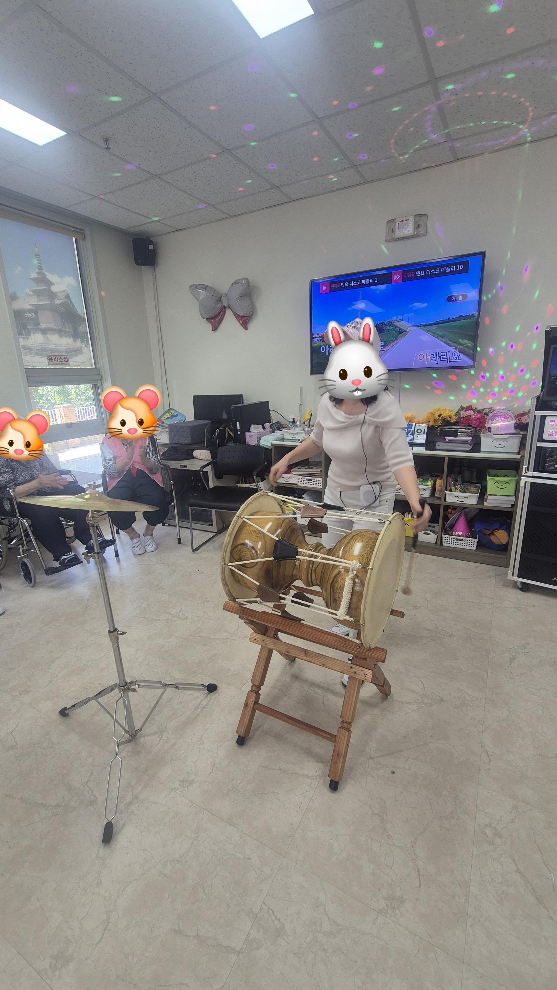 3a9c622c43000.jpg