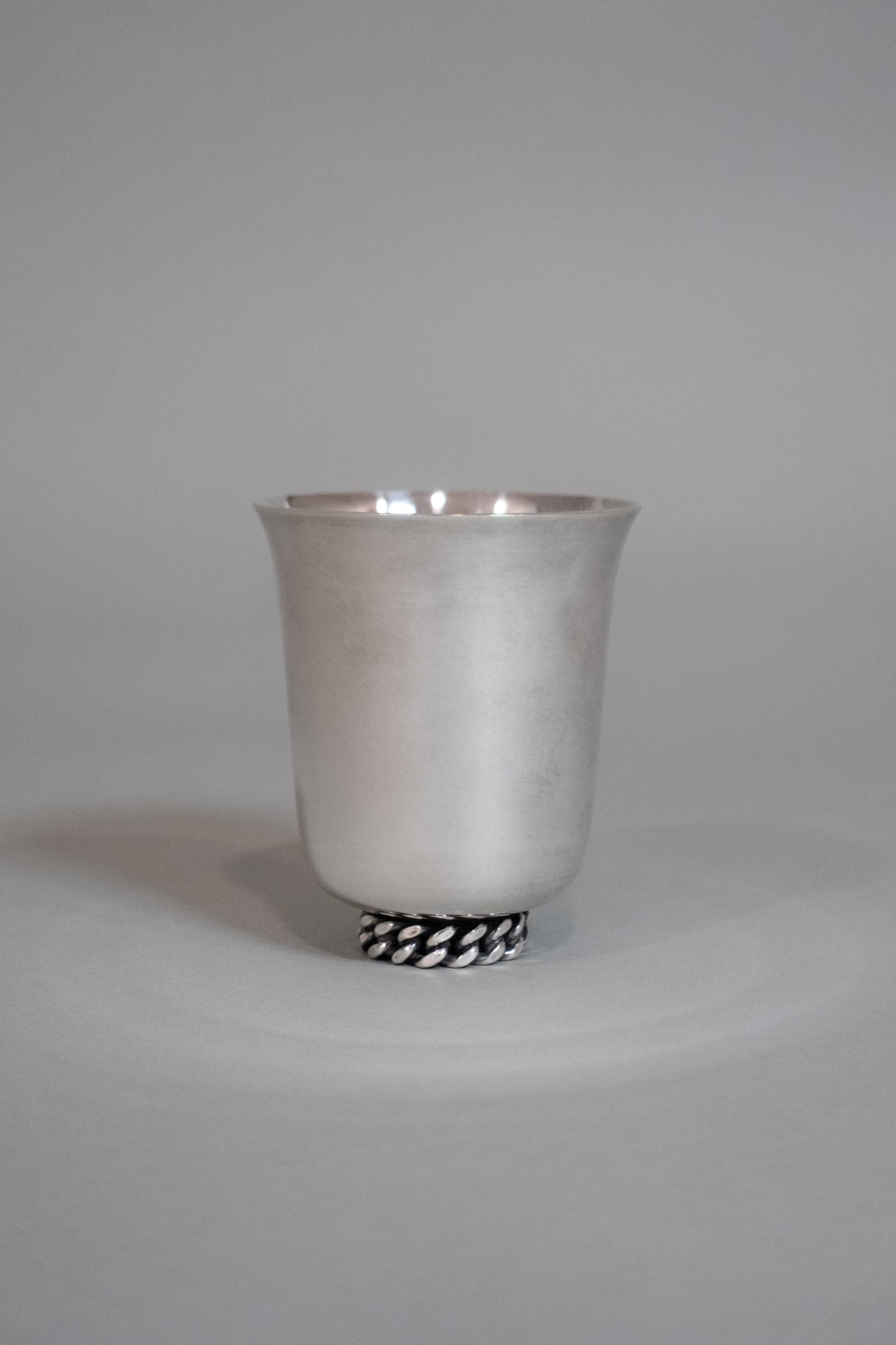 Chain Base Silver-Plated Cup