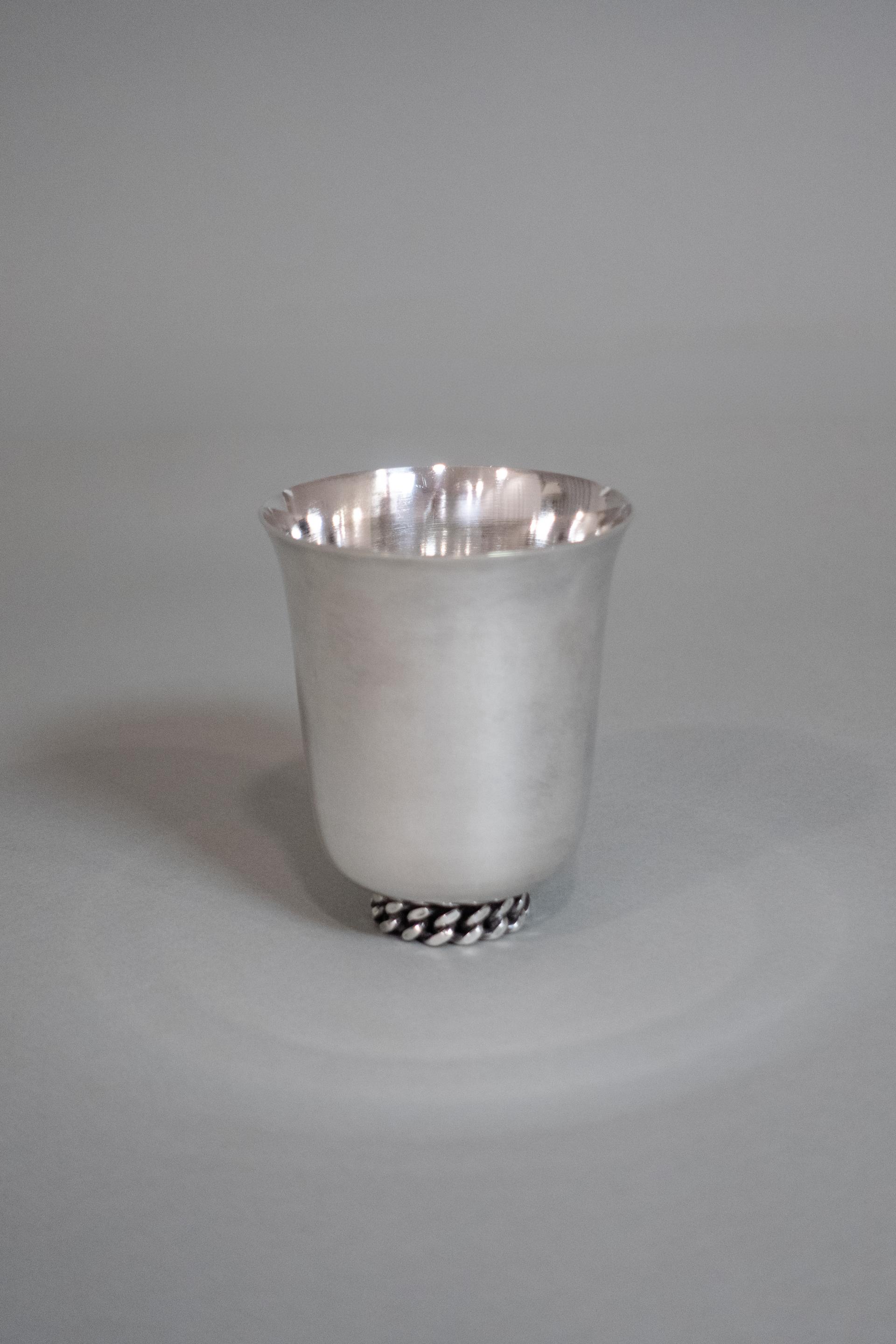 Chain Base Silver-Plated Cup