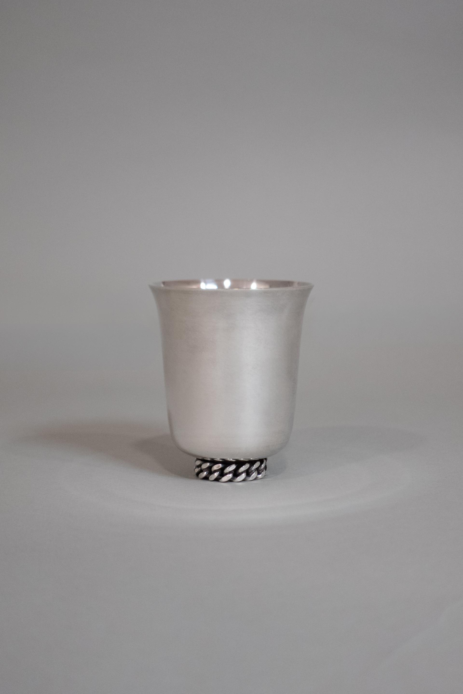 Chain Base Silver-Plated Cup