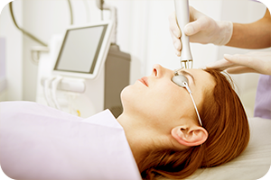 레이저 치료 시술 예시 모습