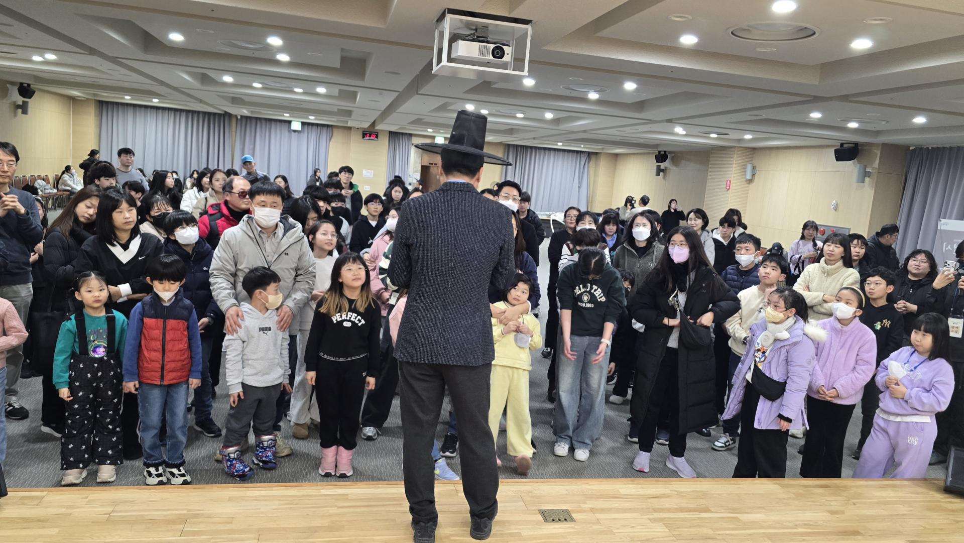 △ 센터장의 환영 인사