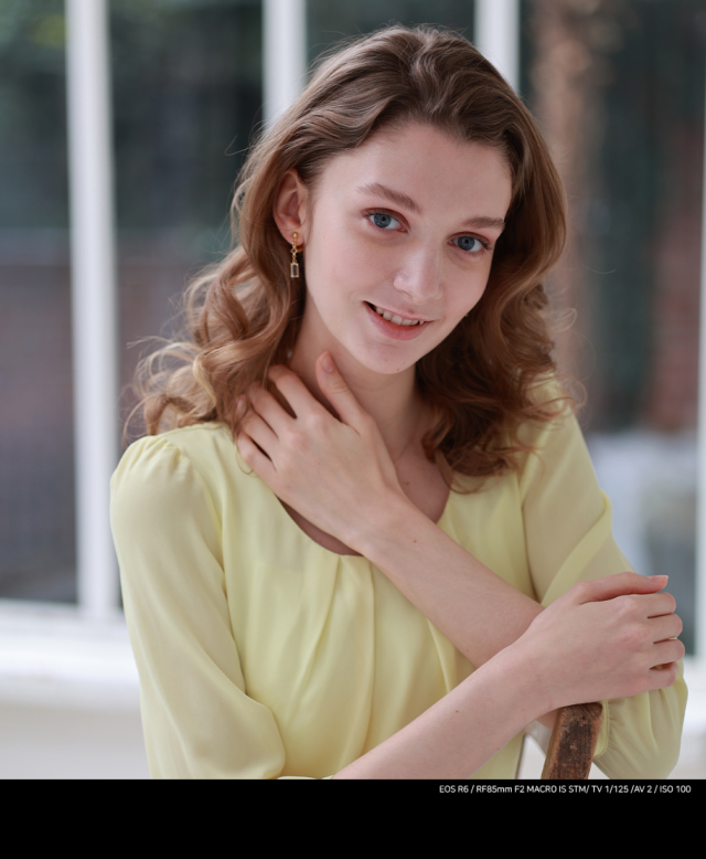 화장품 모델 착용 이미지-S7L20